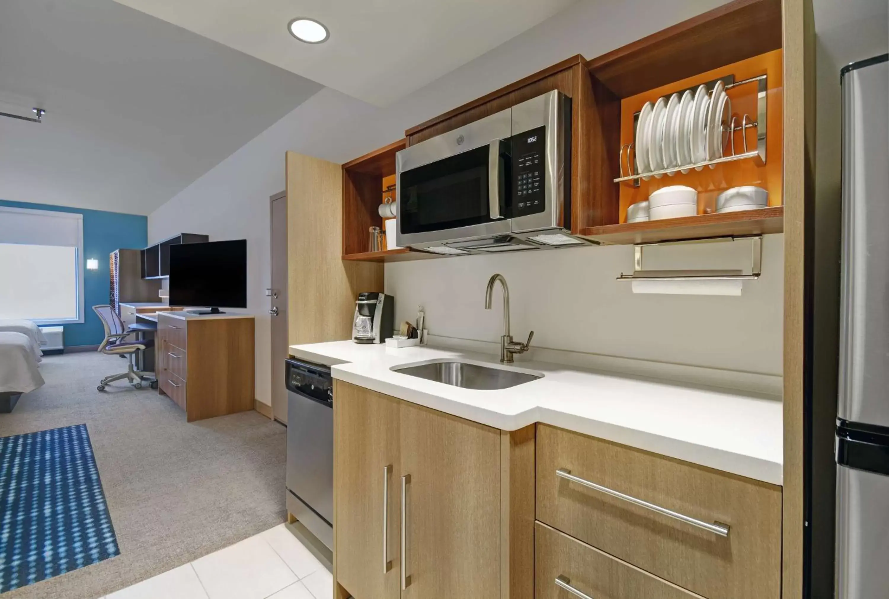 Kitchen or kitchenette, Kitchen/Kitchenette in Home2 Suites by Hilton Blacksburg University