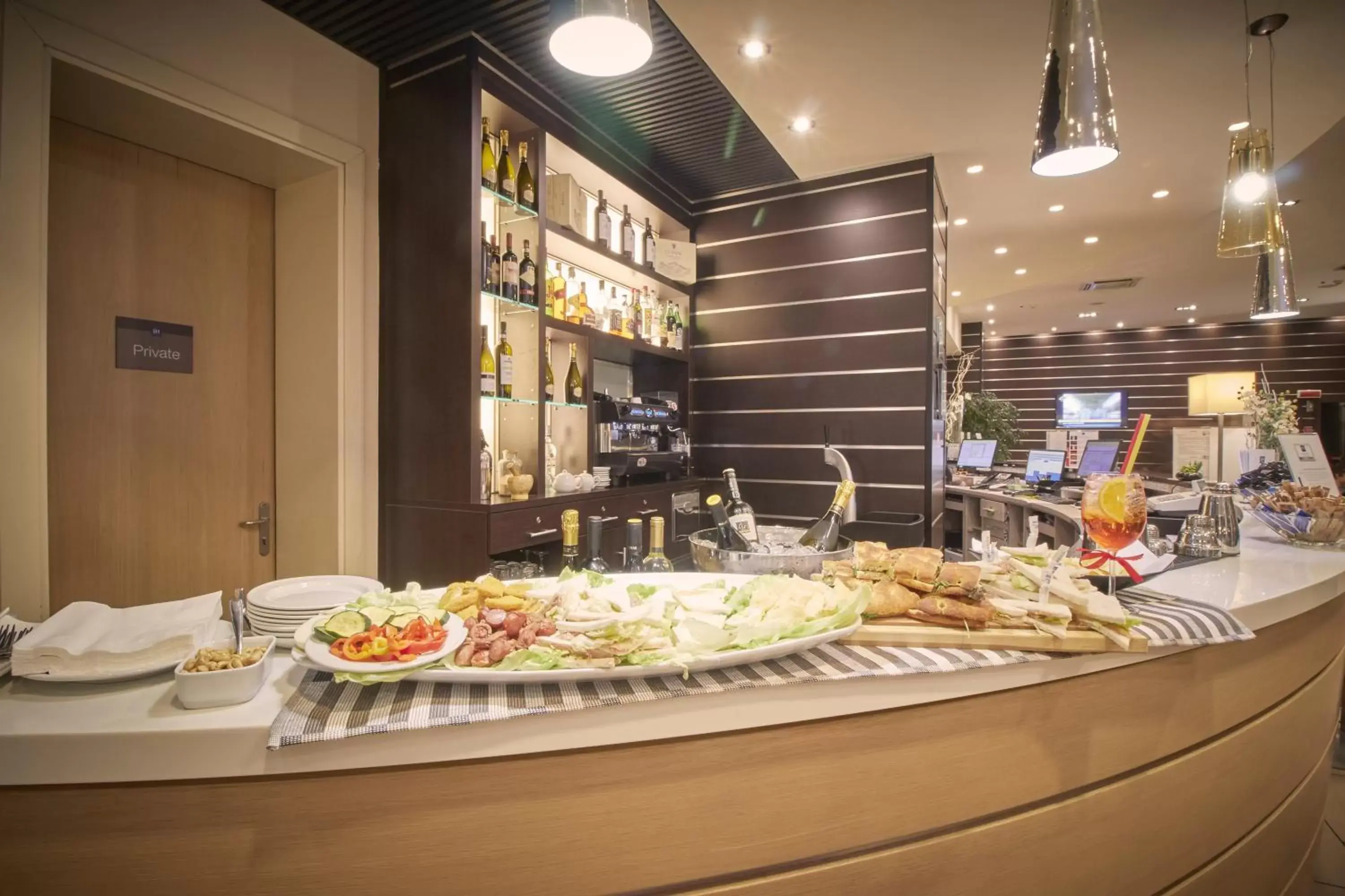 Restaurant/places to eat in iH Hotels Milano Gioia