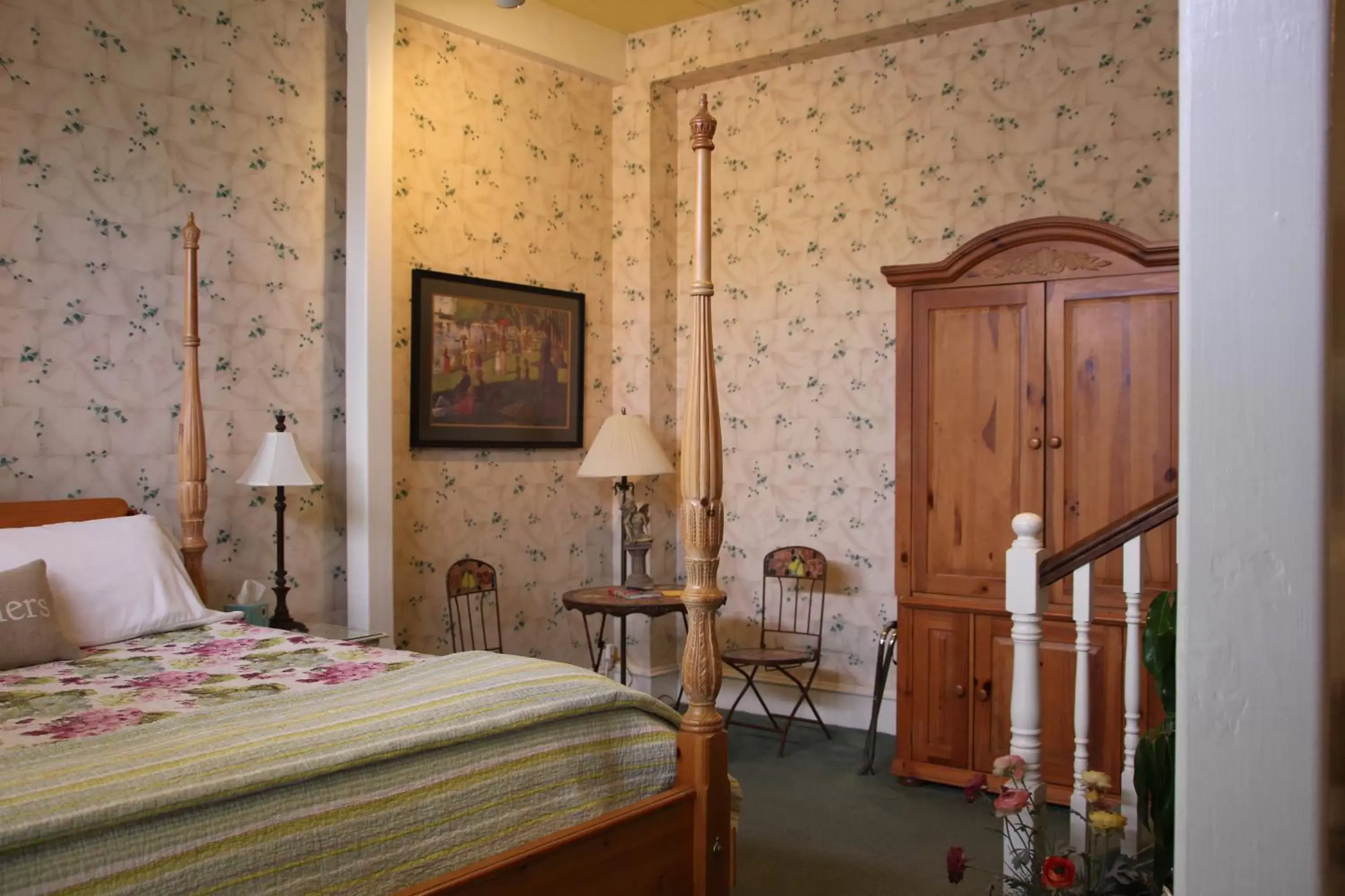 Photo of the whole room, Bed in Hines Mansion