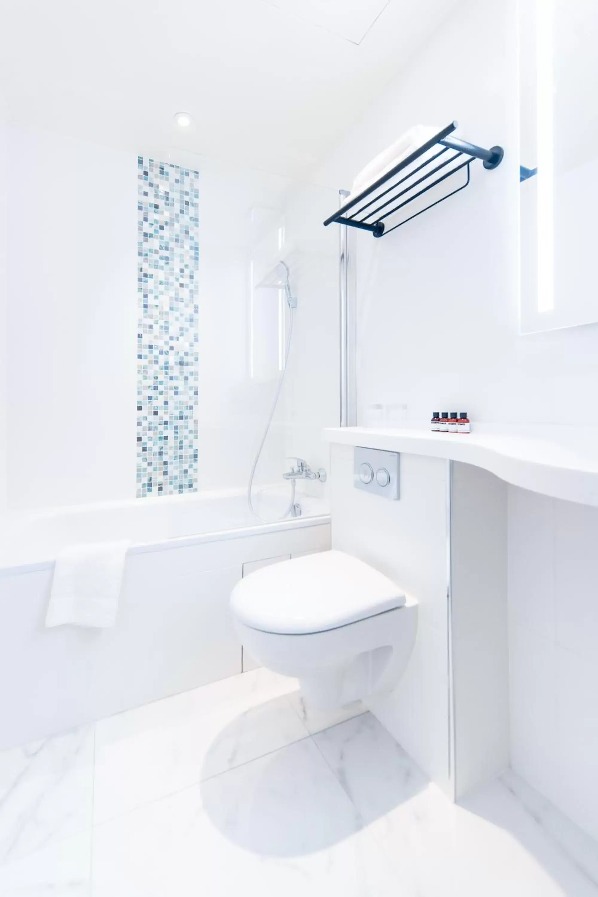 Bathroom in Hôtel Bleu de Grenelle