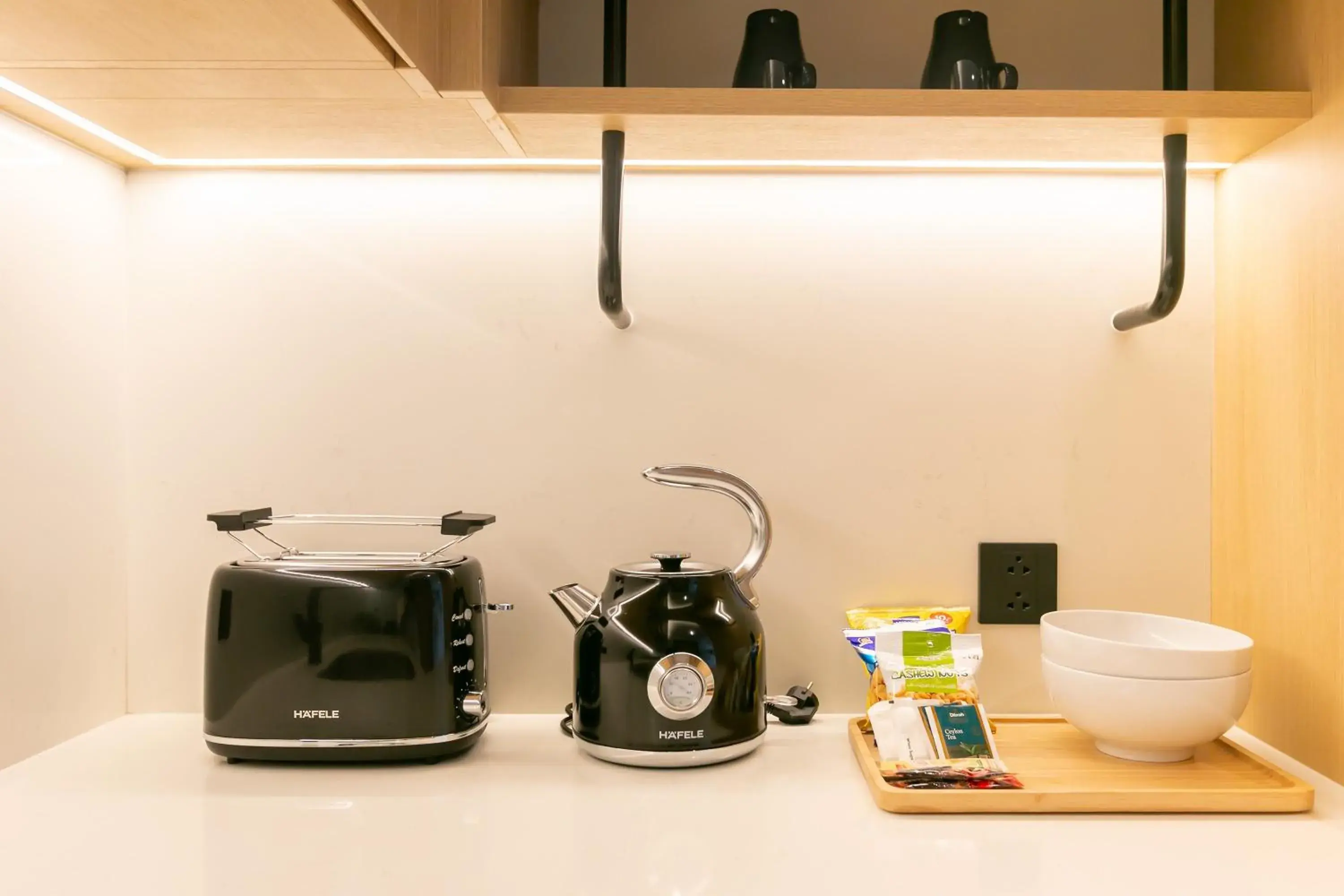 Coffee/tea facilities, Kitchen/Kitchenette in The SACHA Apart-Hotel Thonglor