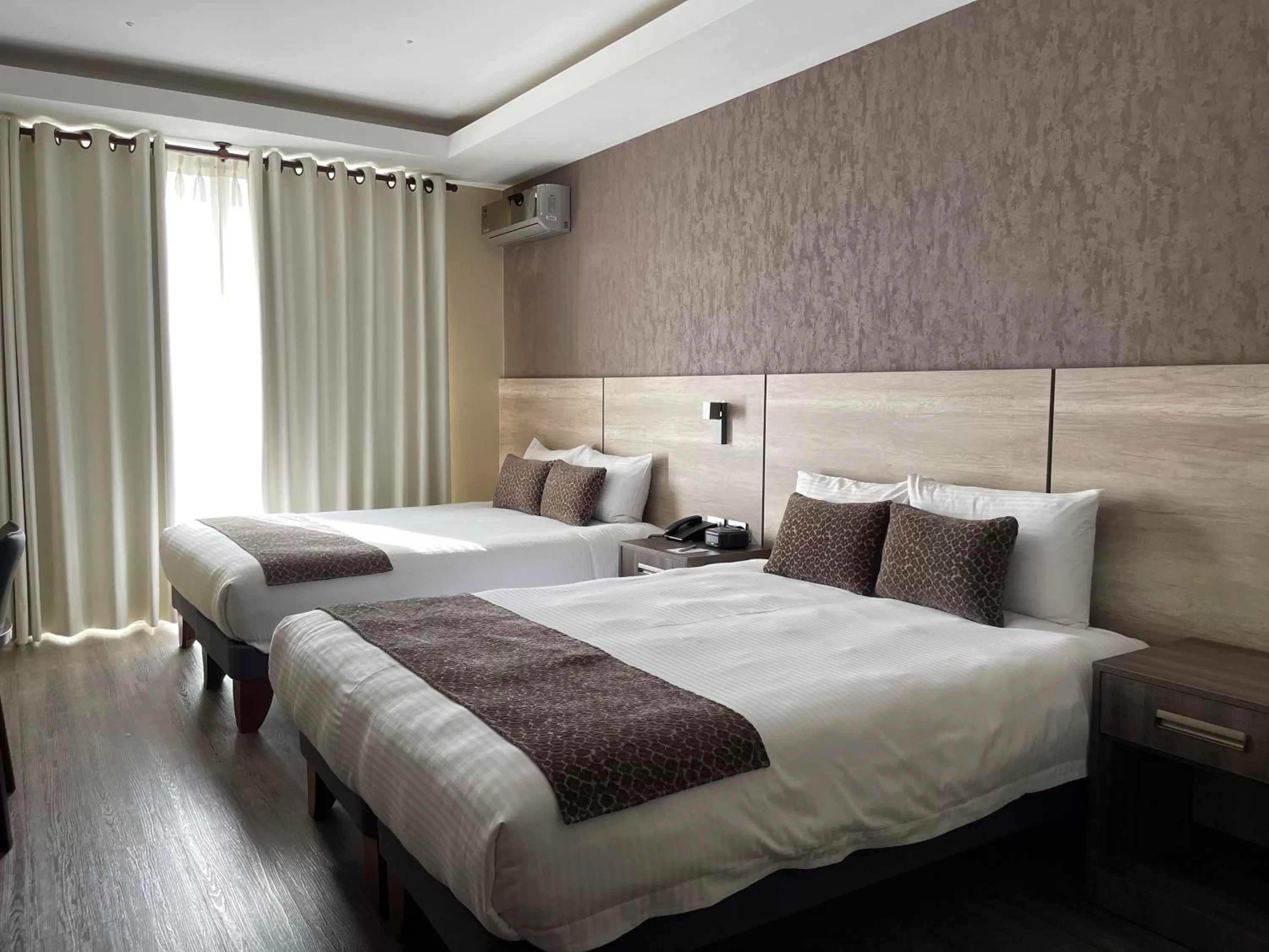 Photo of the whole room, Bed in Hotel Catena