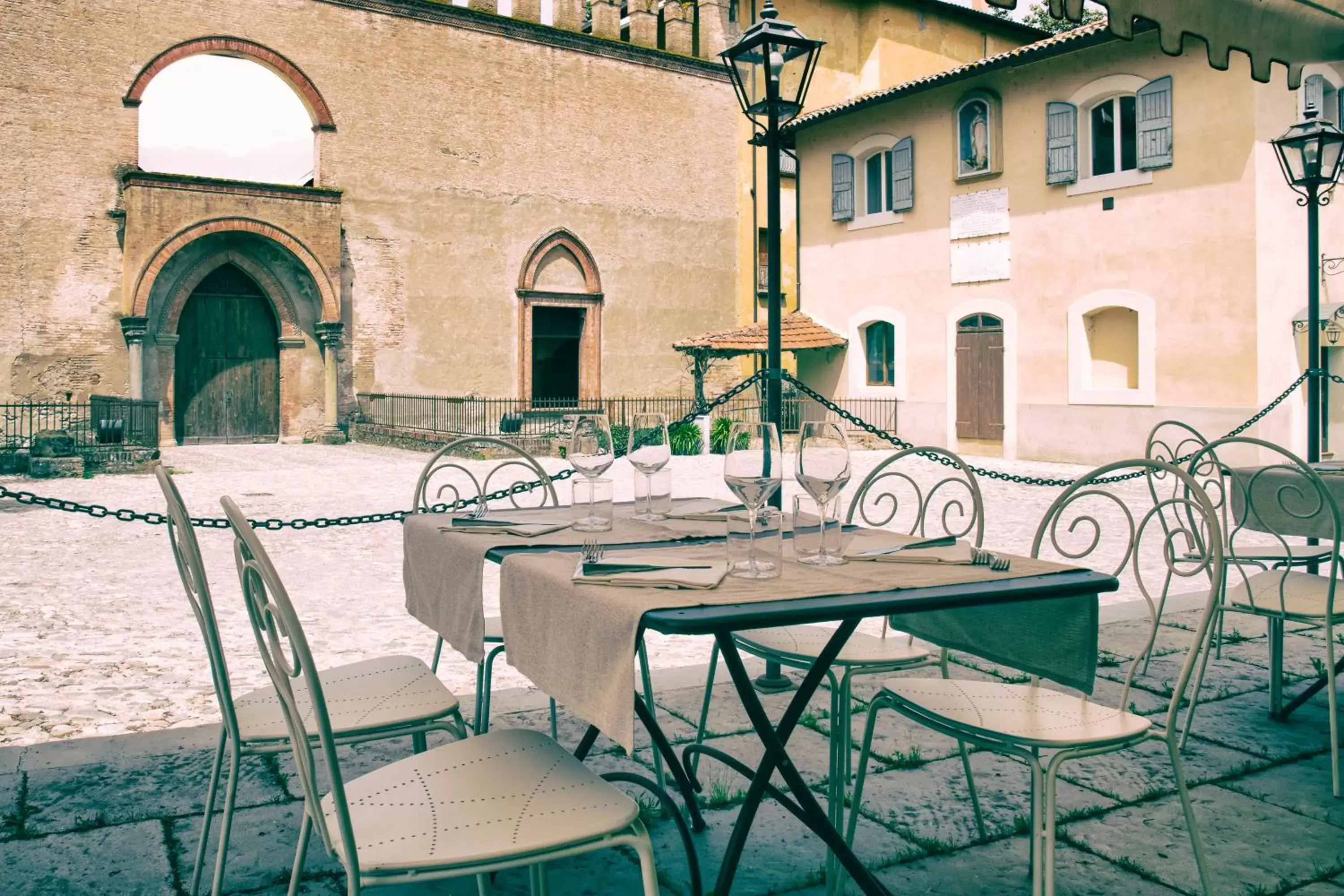 Patio in PALAZZO DE' ROSSI HOTEL