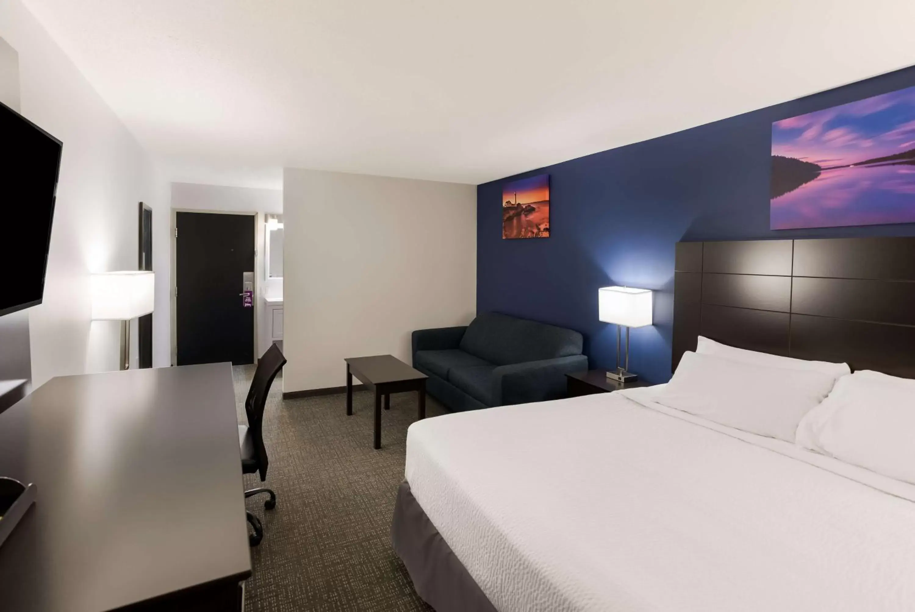 Bedroom, Bed in SureStay Hotel by Best Western Presque Isle