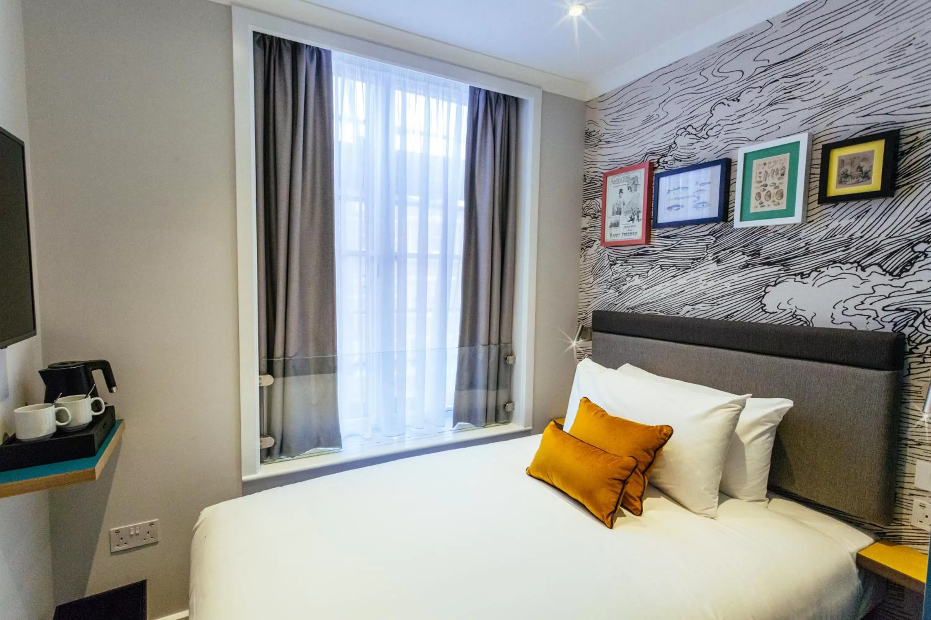 Bed in Oliver Plaza Hotel