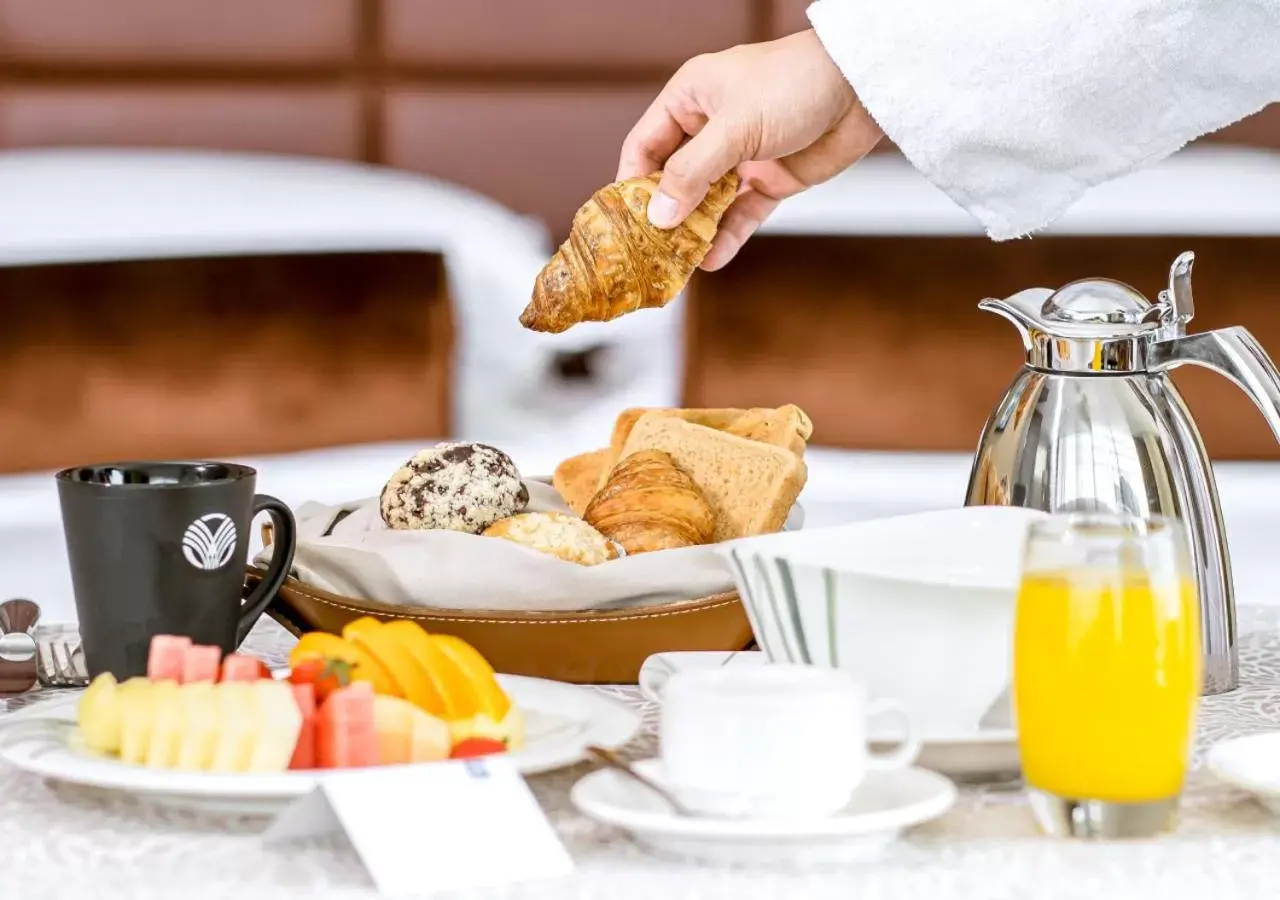 Breakfast, Food in City Centre Rotana Doha