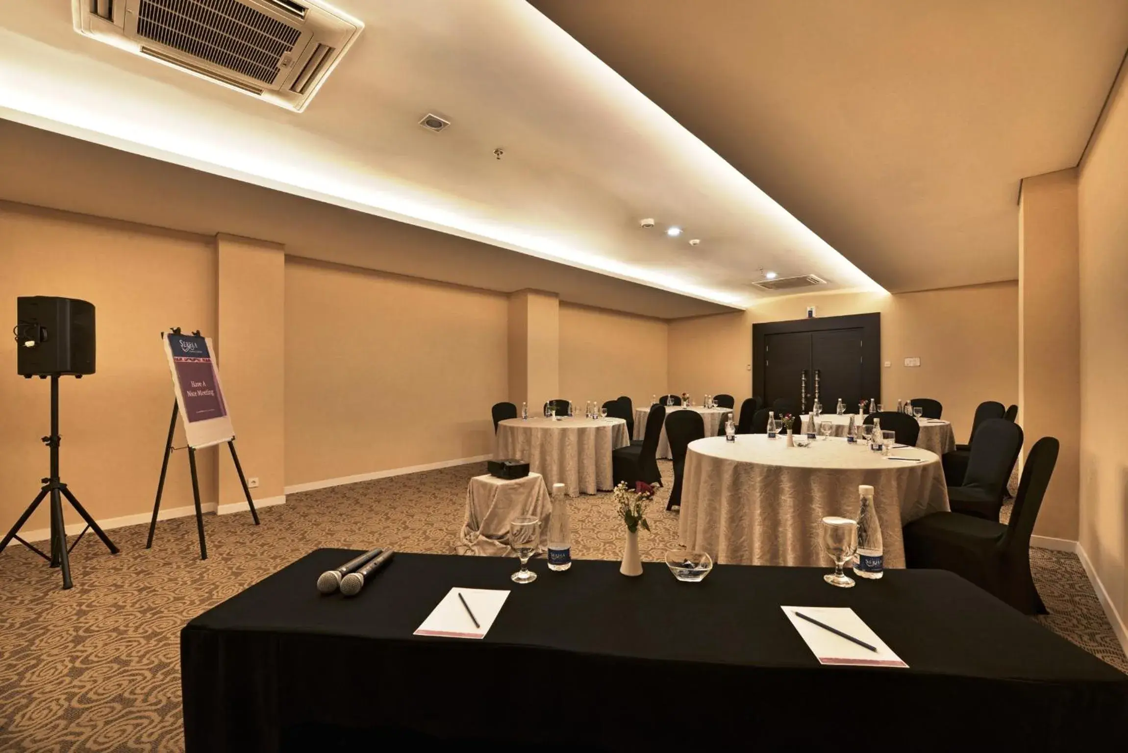 Meeting/conference room in Serela Cihampelas Hotel