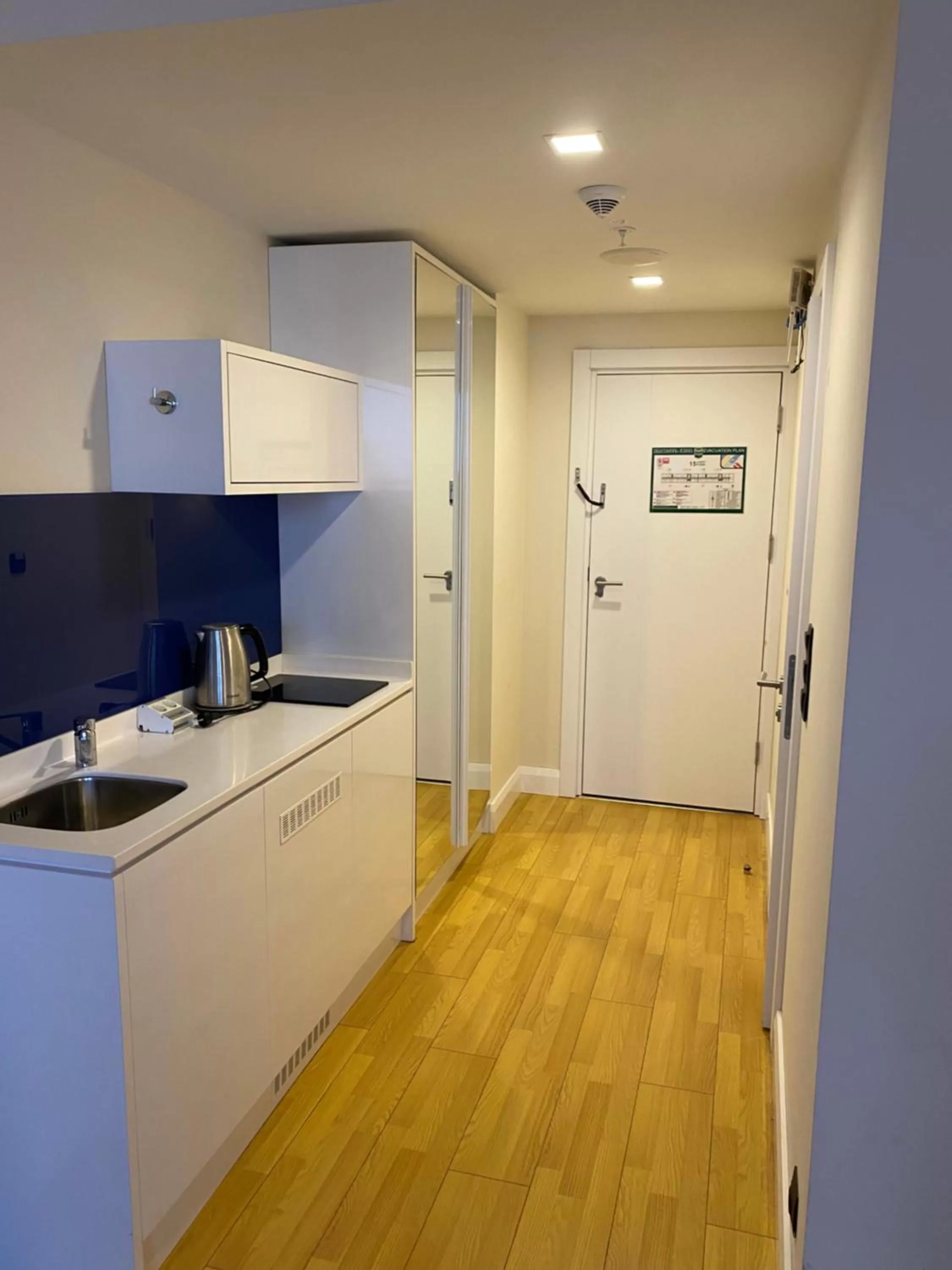 Kitchen or kitchenette, Kitchen/Kitchenette in Orbi City Luxury Suite