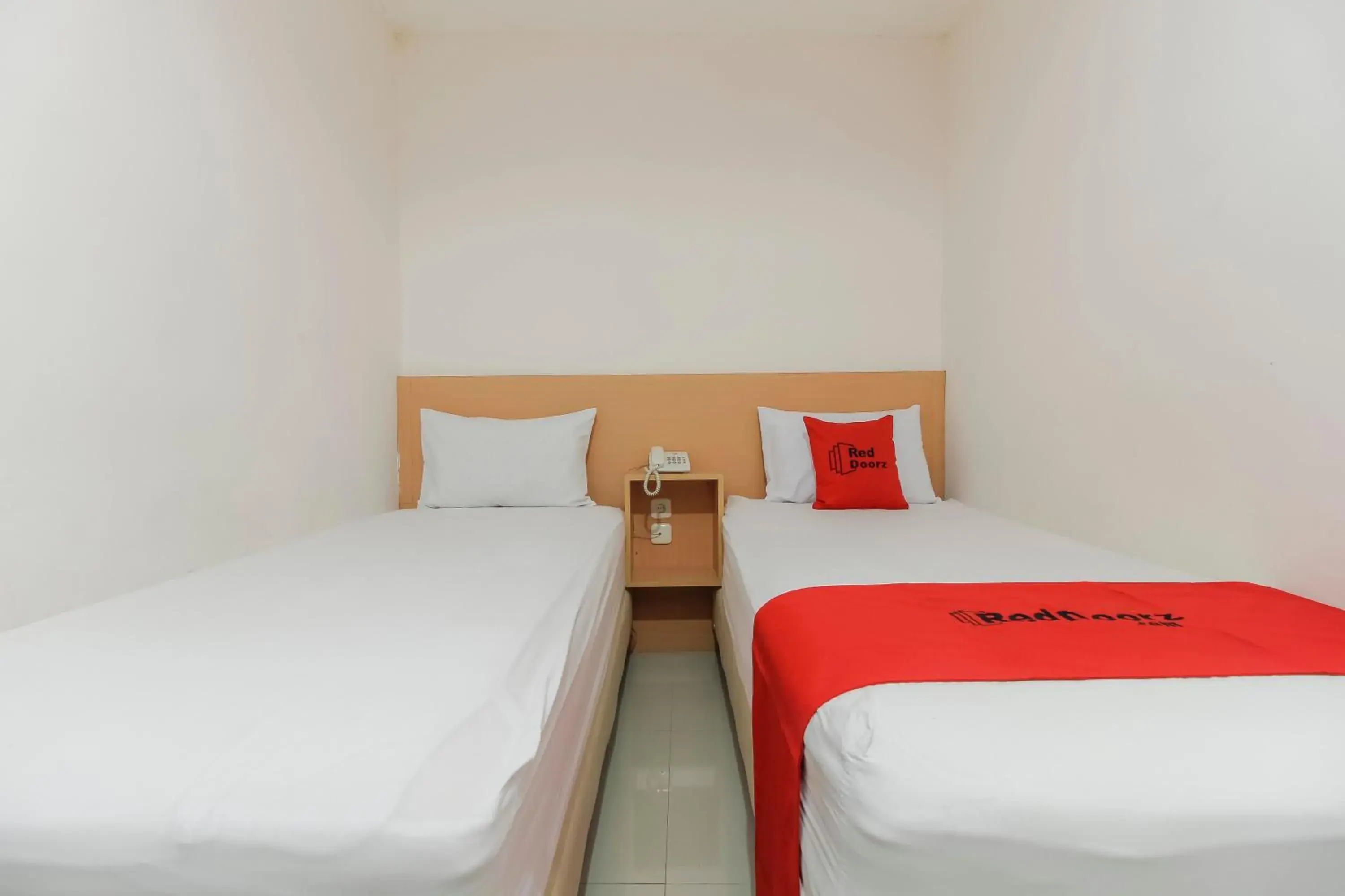 Bedroom, Bed in RedDoorz Plus near Galaxy Bekasi