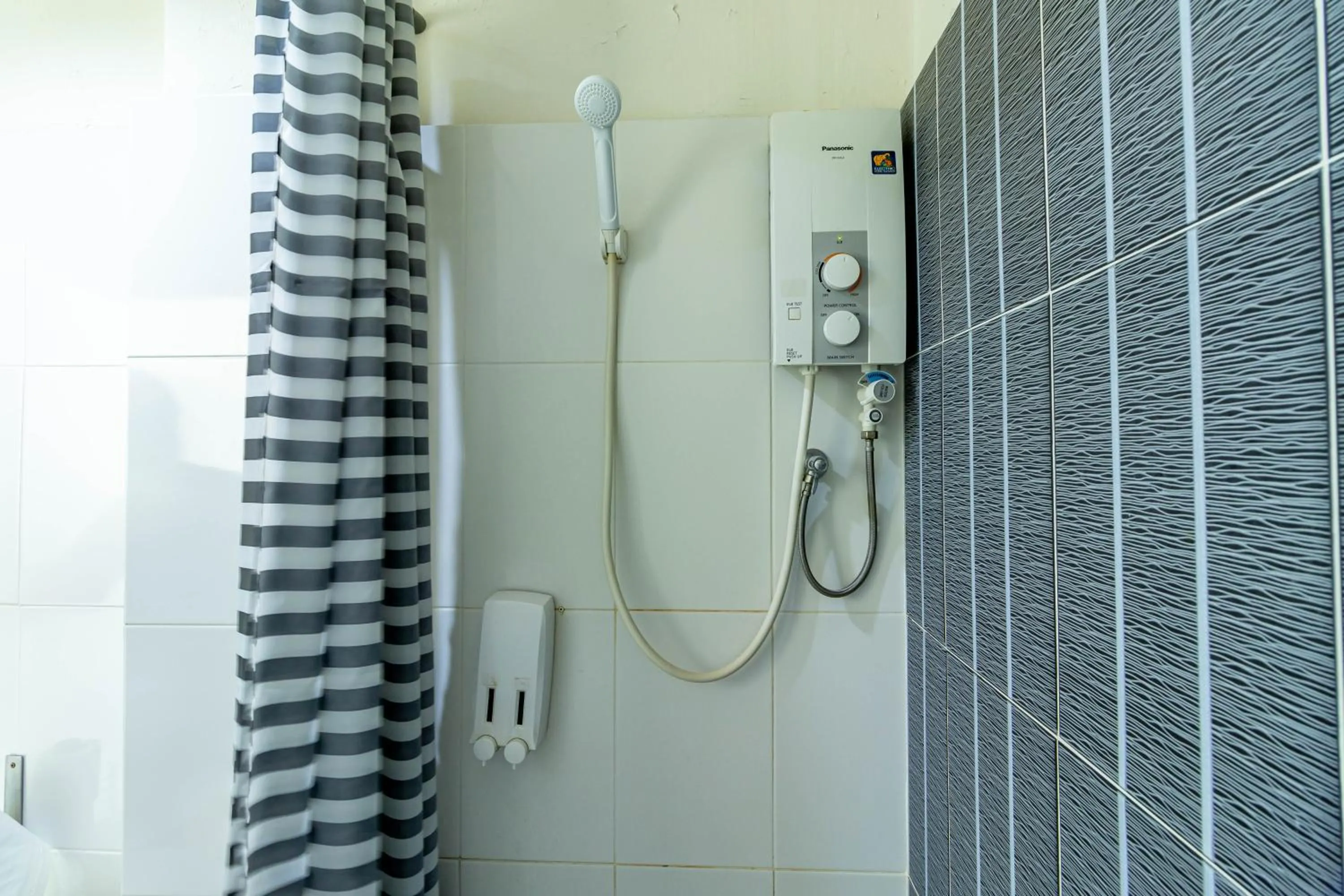 Bathroom in Sleep Dee Hostel