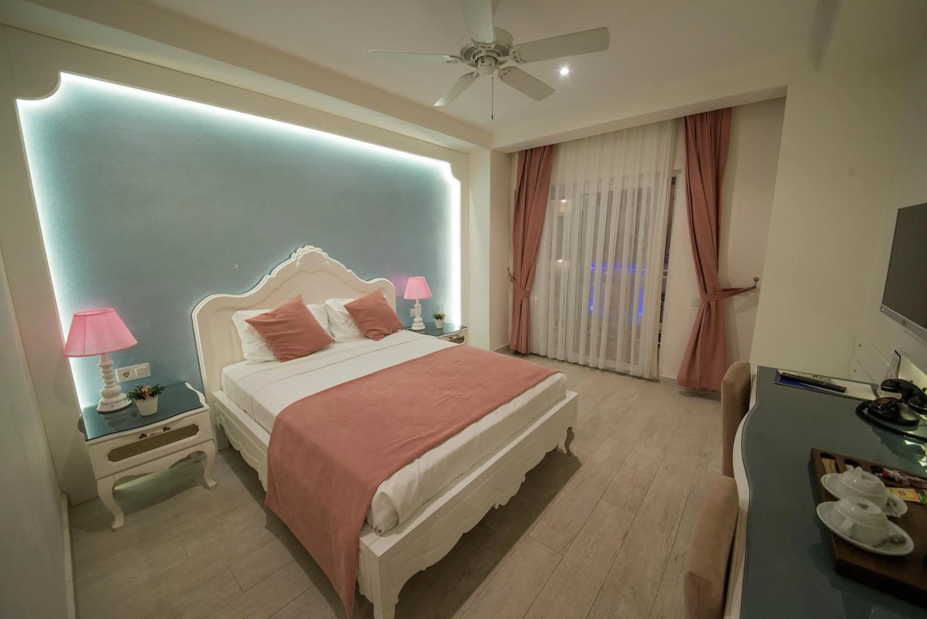 Photo of the whole room in Montebello Deluxe Hotel