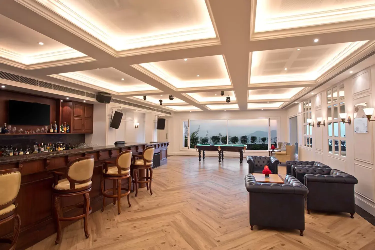 Lounge or bar in Fortune Select Forest Hill, Mahiya, Kasauli - Member ITC's Hotel Group Lounge or bar in Fortune Select Forest Hill, Mahiya, Kasauli - Member ITC's Hotel Group