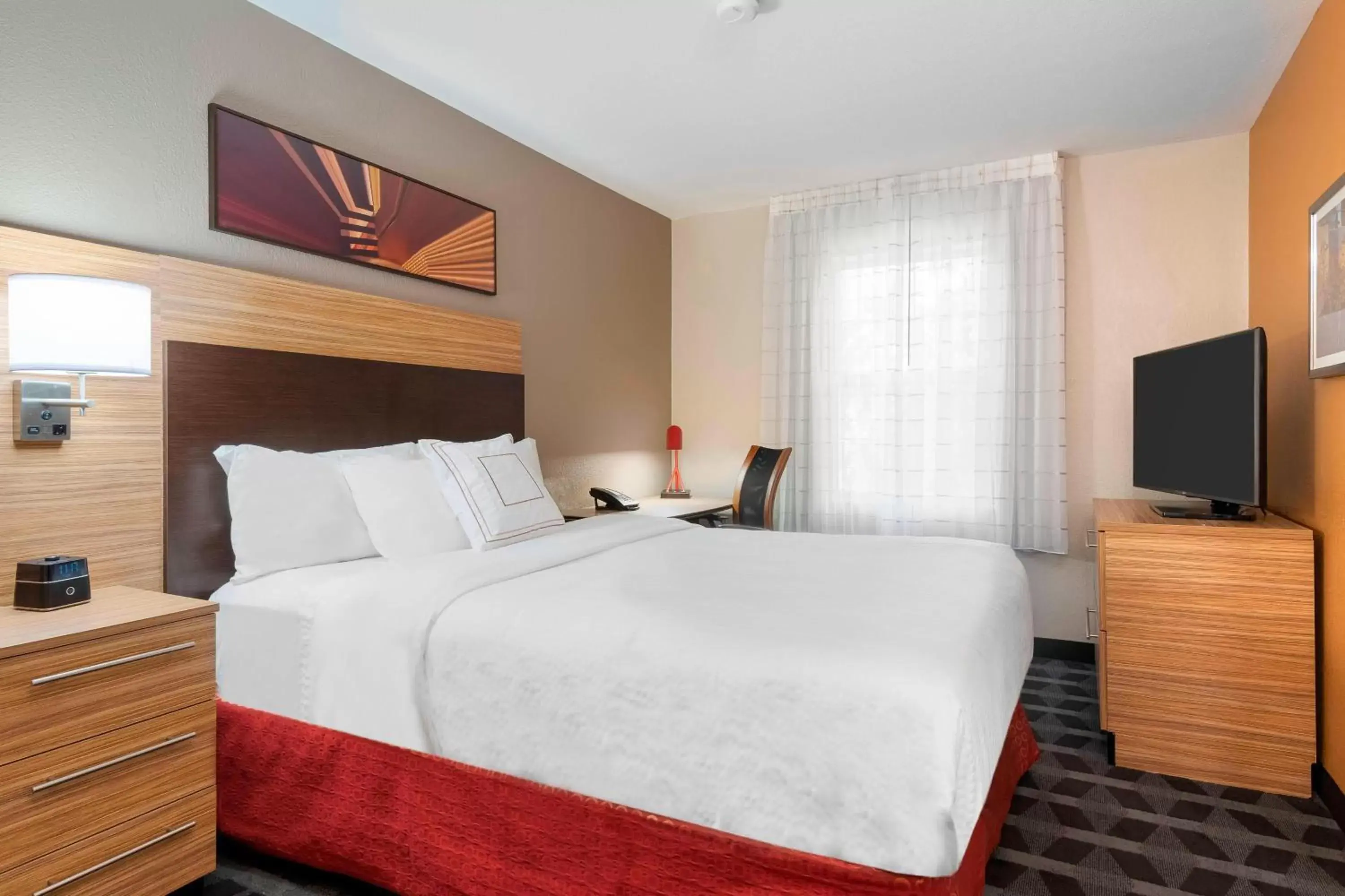 Bedroom, Bed in TownePlace Suites Savannah Midtown