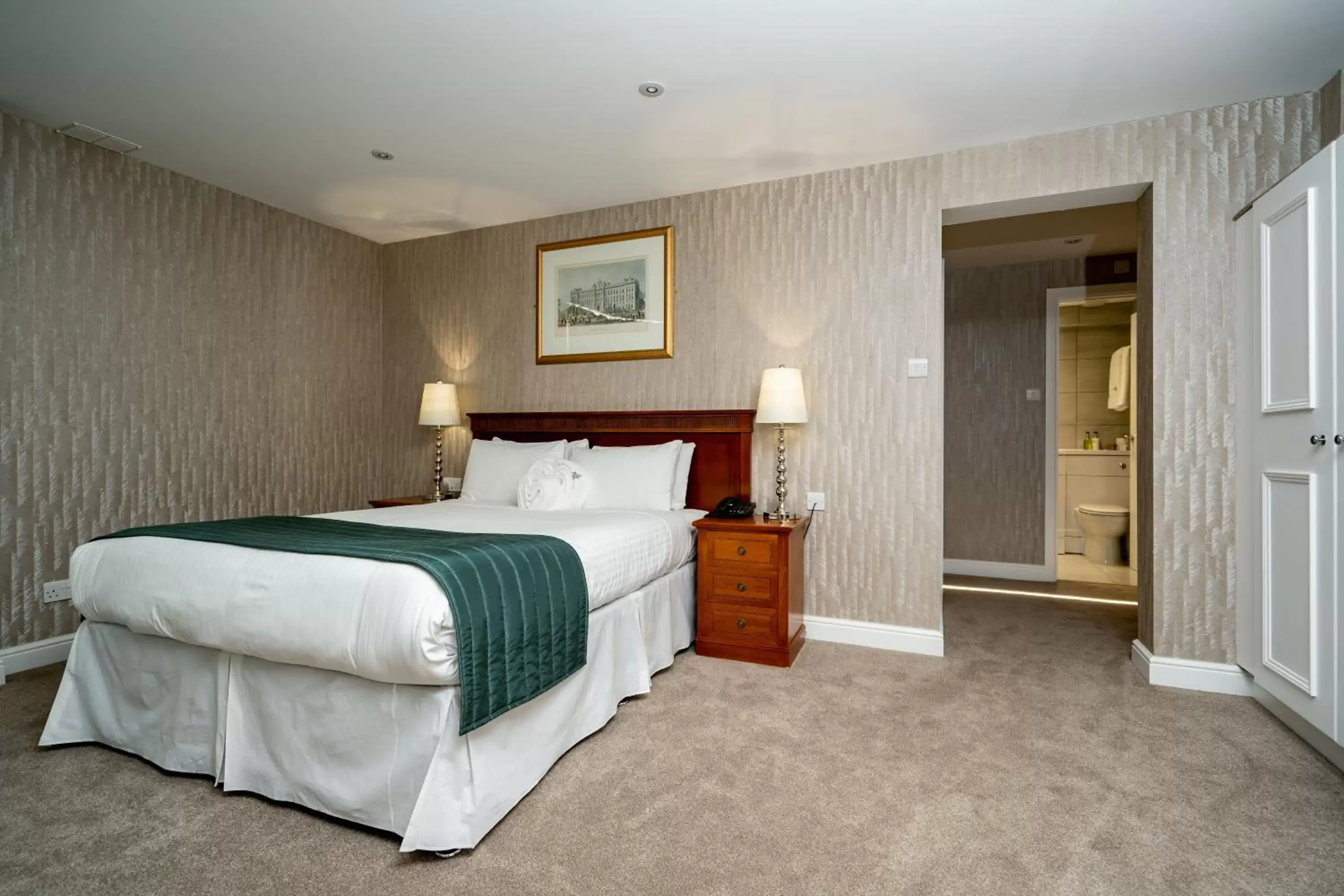 Bedroom, Bed in The Clarendon Hotel