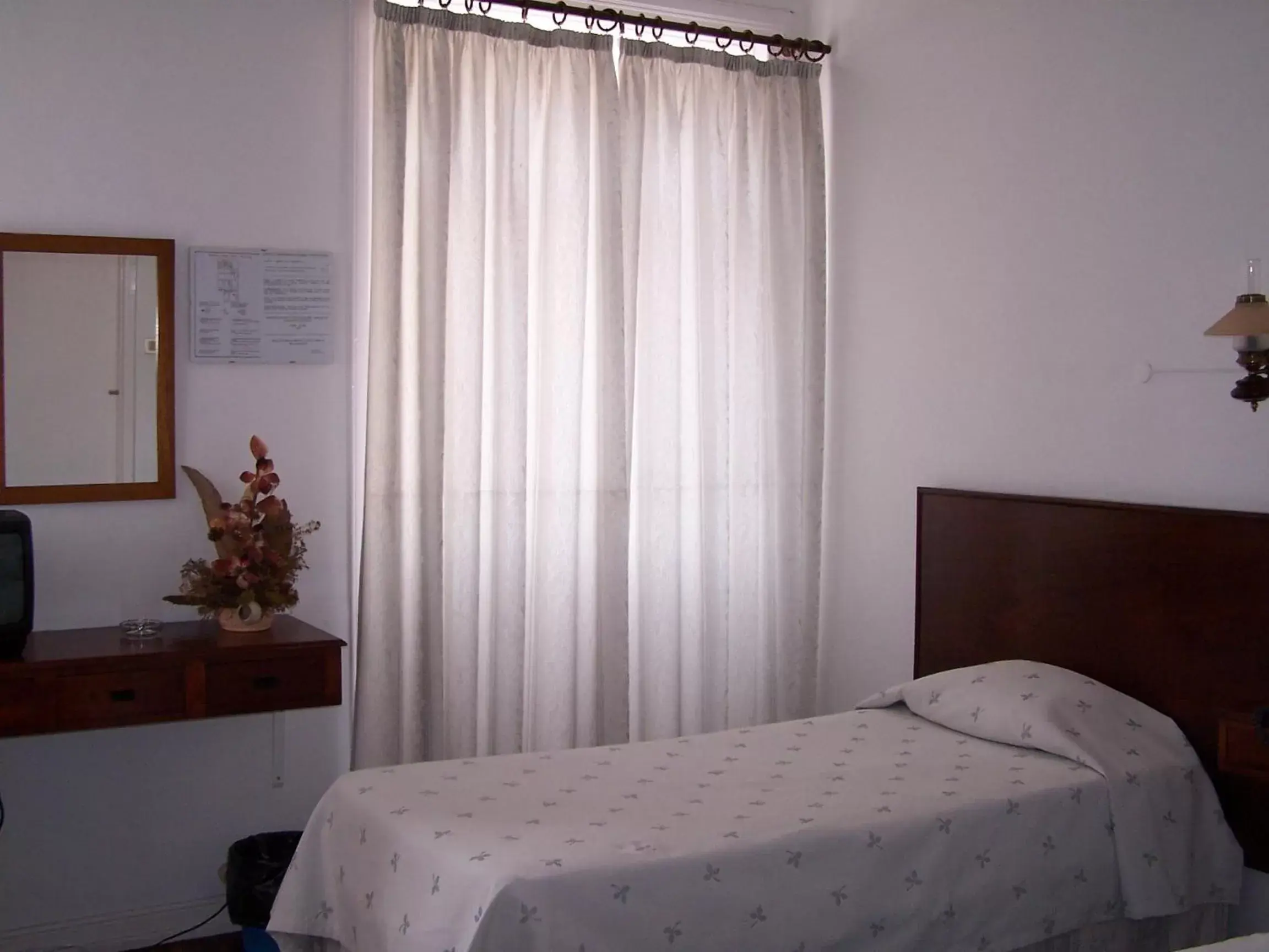 Single Room - single occupancy in Hotel São Miguel