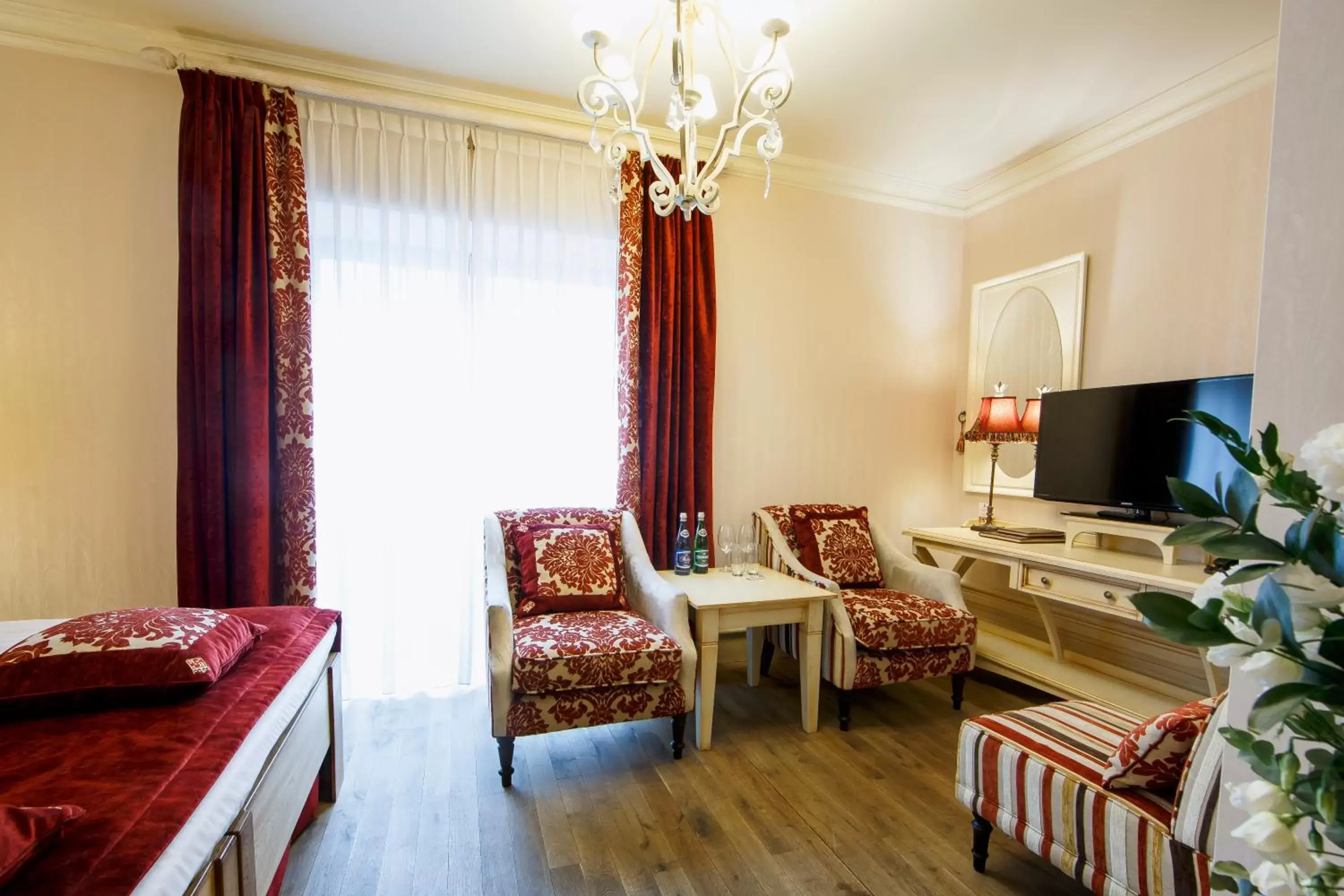 Photo of the whole room, TV/Entertainment Center in Hotel Król Kazimierz