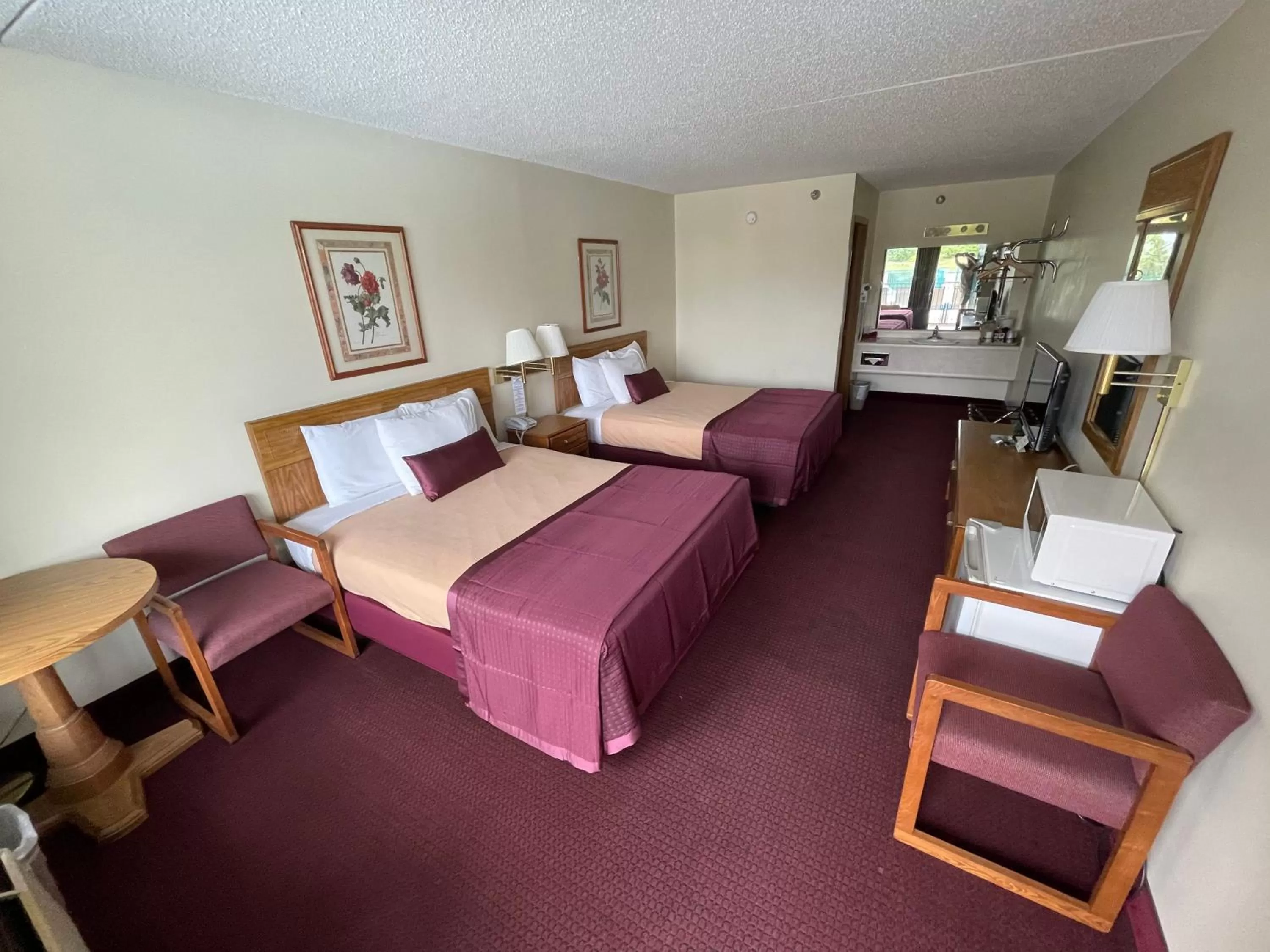 Bed in Ozark Valley Inn