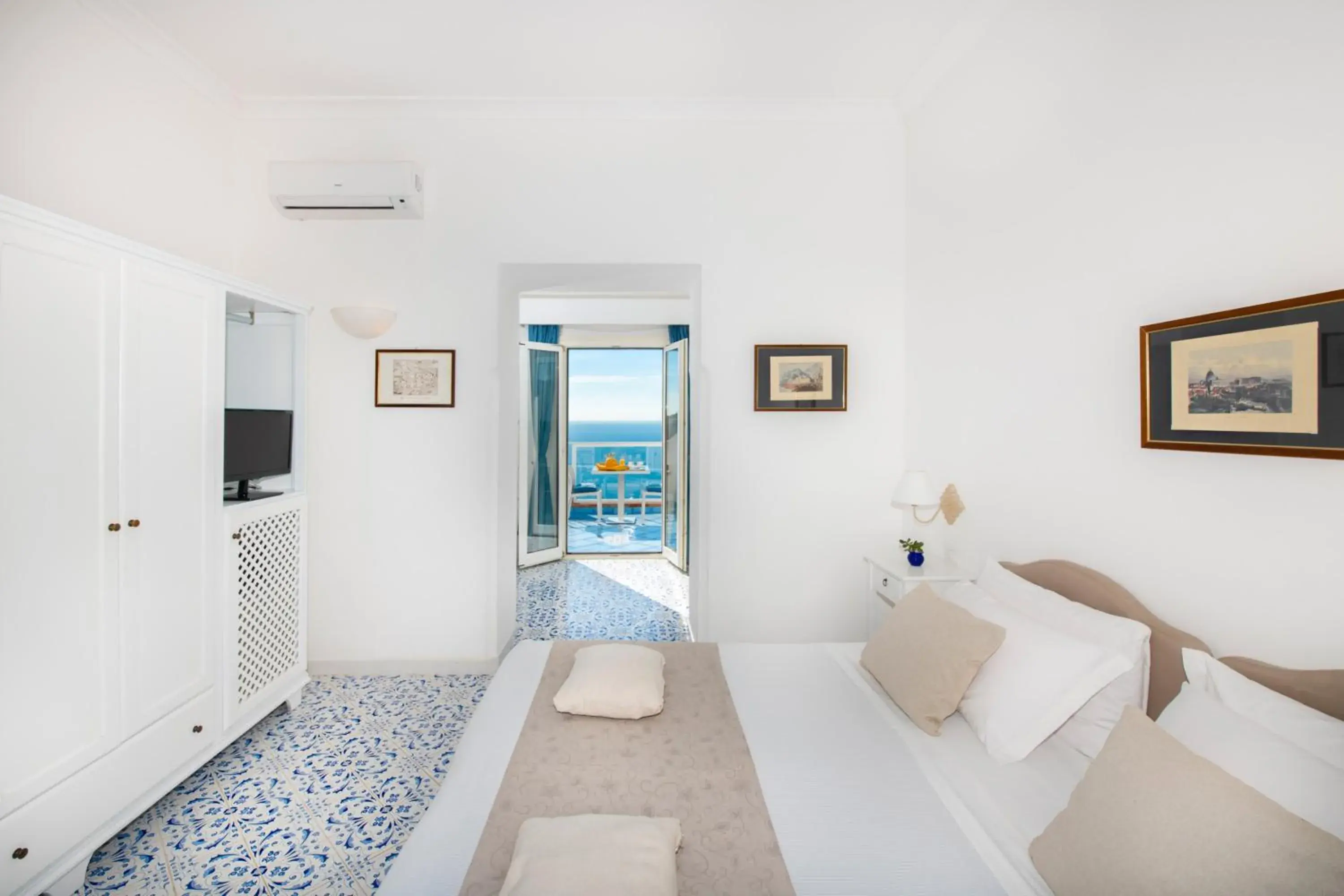 Bedroom, Seating Area in Grand Hotel Tritone