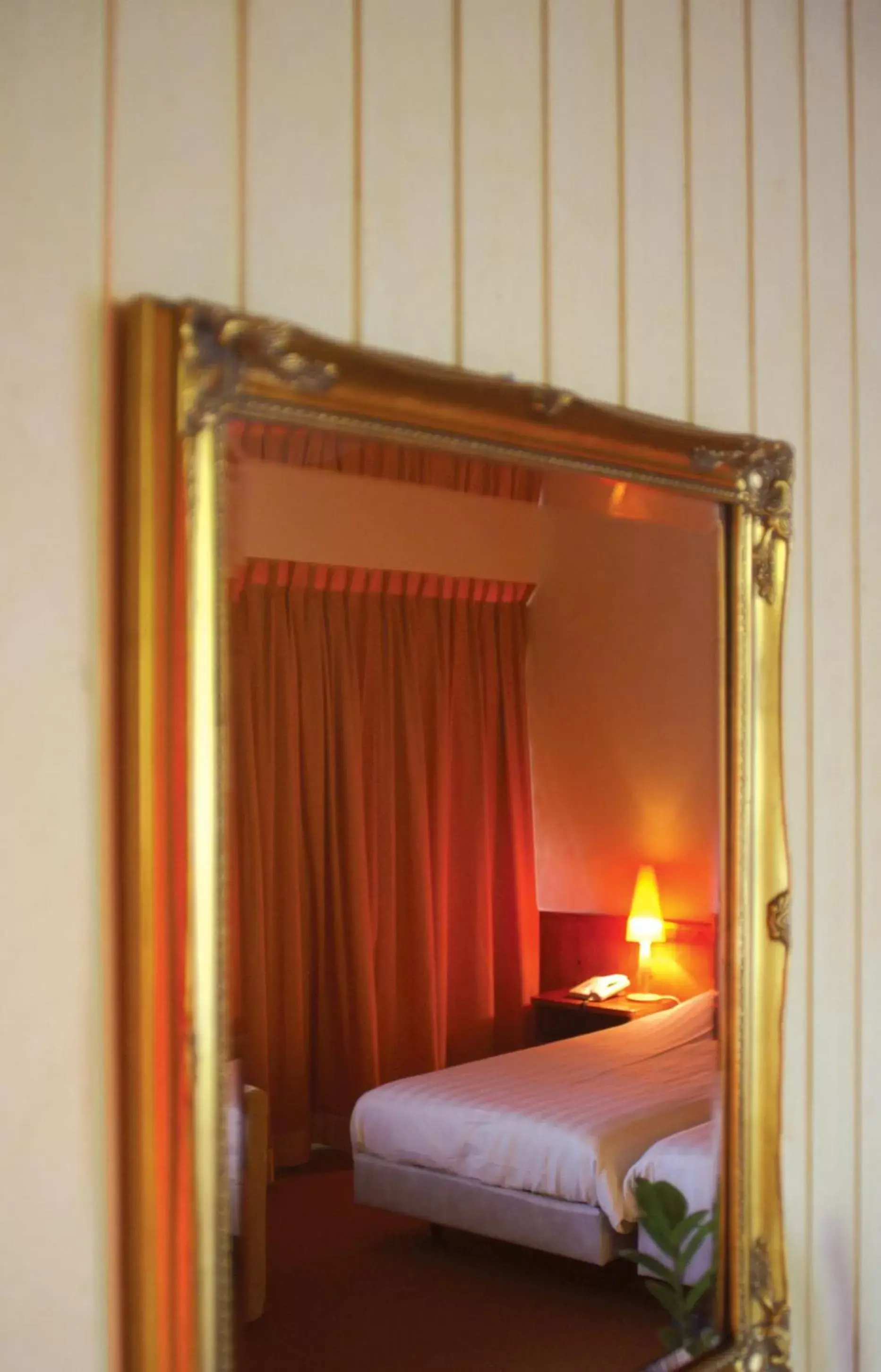 Decorative detail, Bed in Restaurant-Hotel de Watergeus