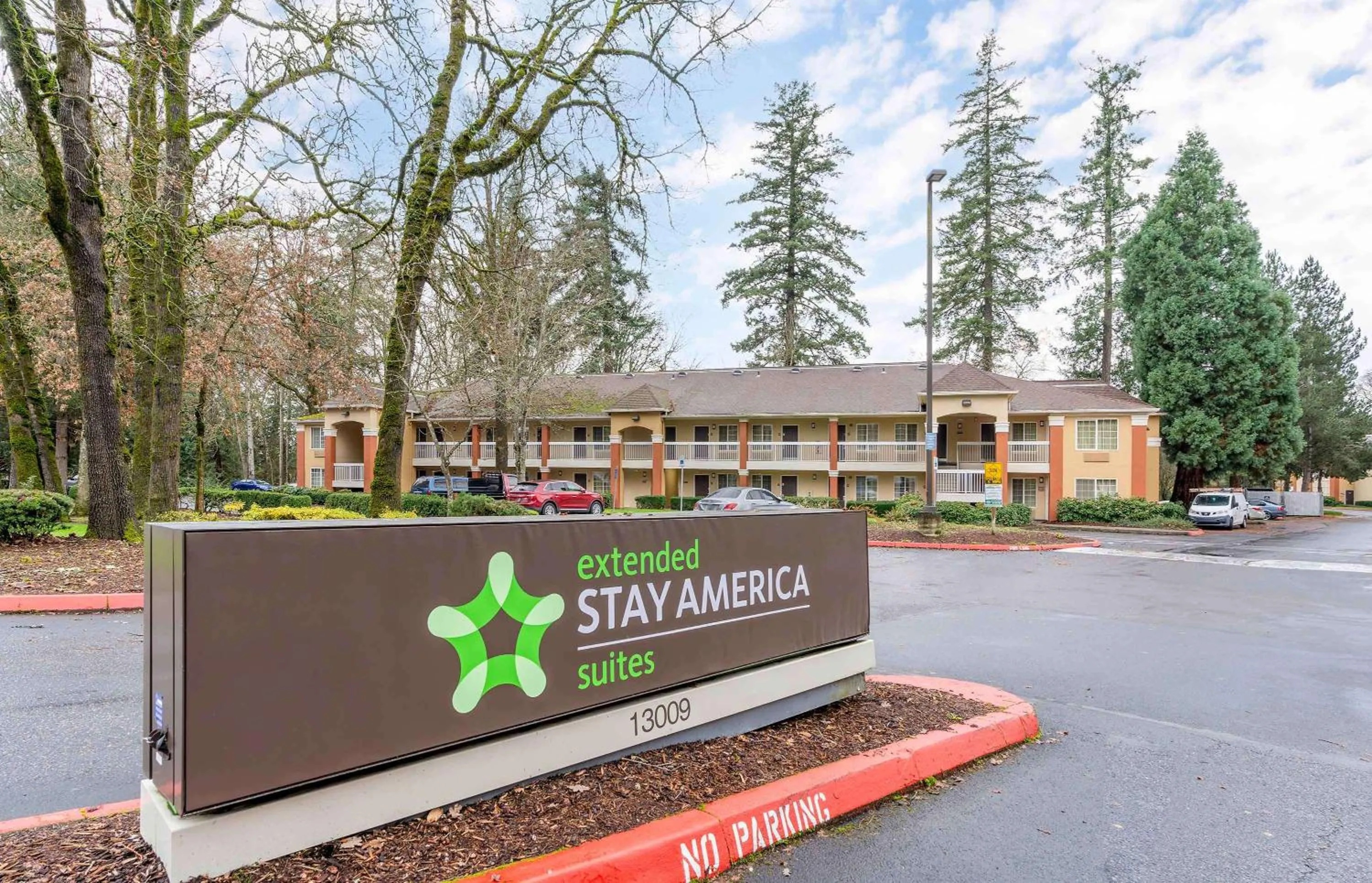 Property building in Extended Stay America Suites - Portland - Tigard