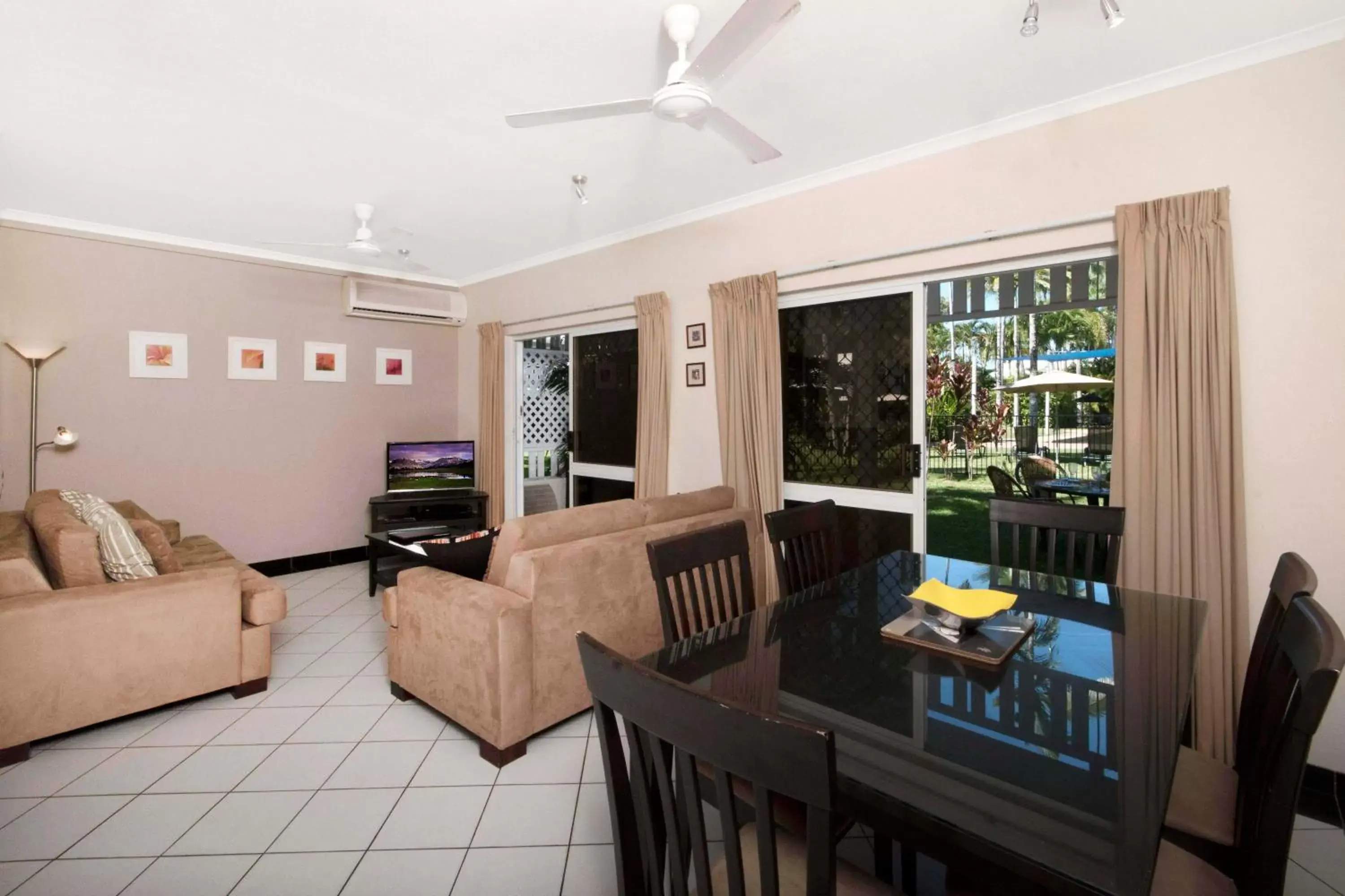 Living room in Nimrod Resort Apartments