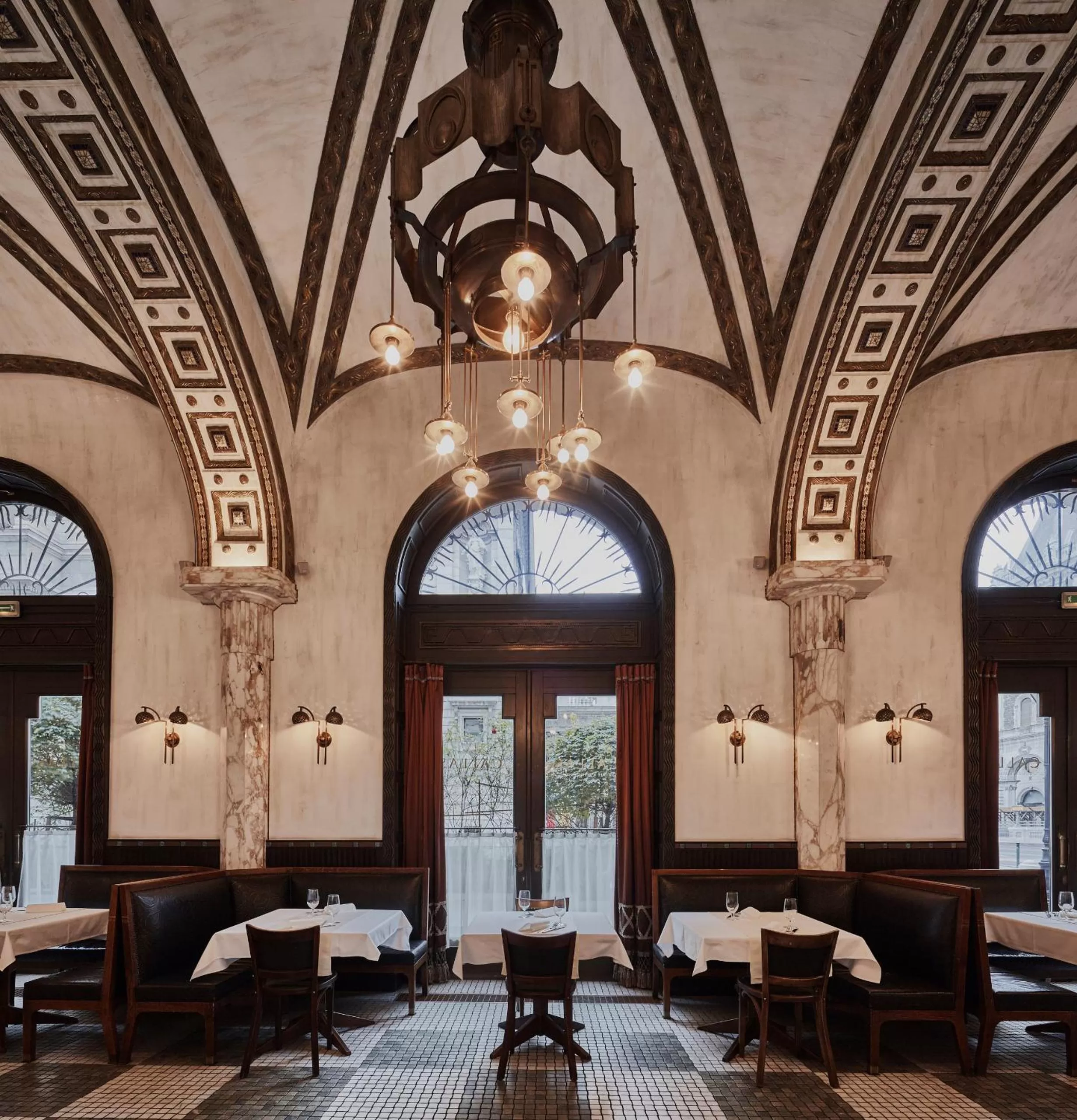 Restaurant/places to eat in Callas House