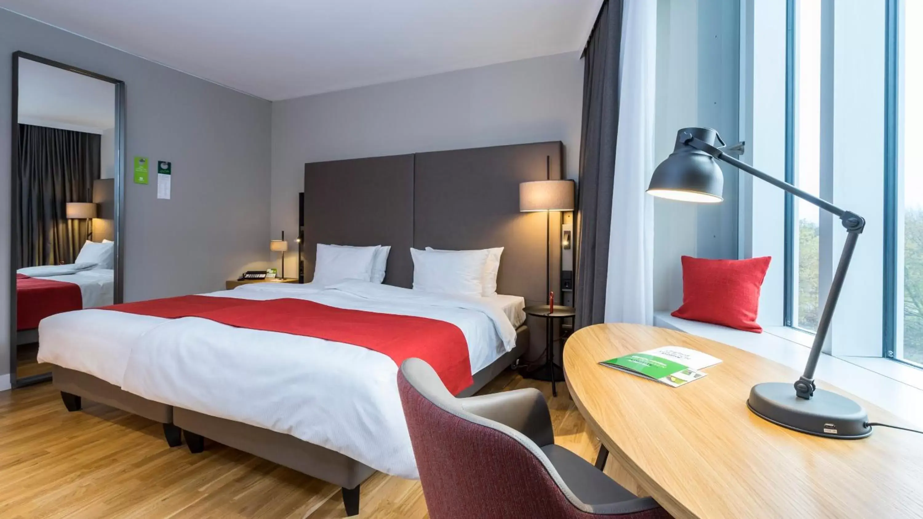 Photo of the whole room, Bed in Holiday Inn Hamburg - City Nord, an IHG Hotel