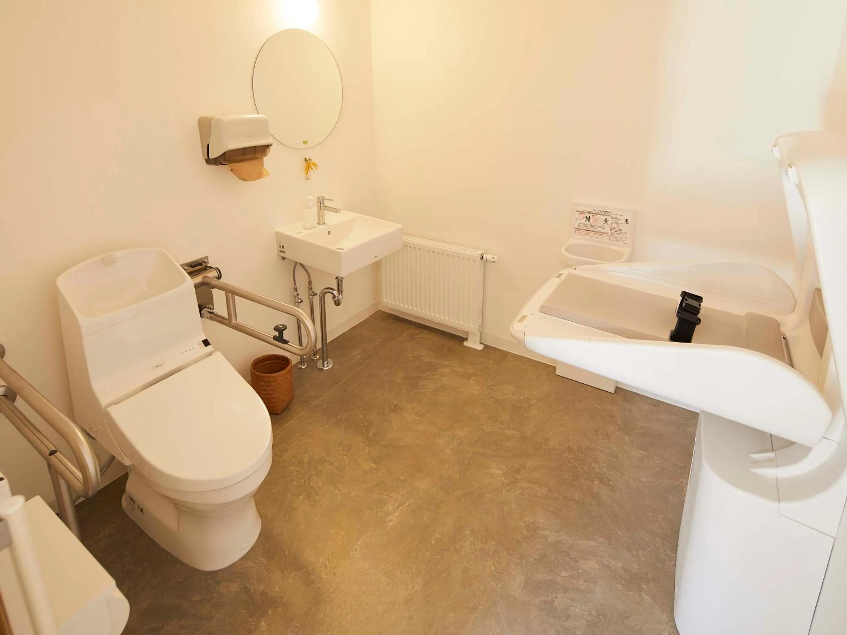 Bathroom in haku hostel