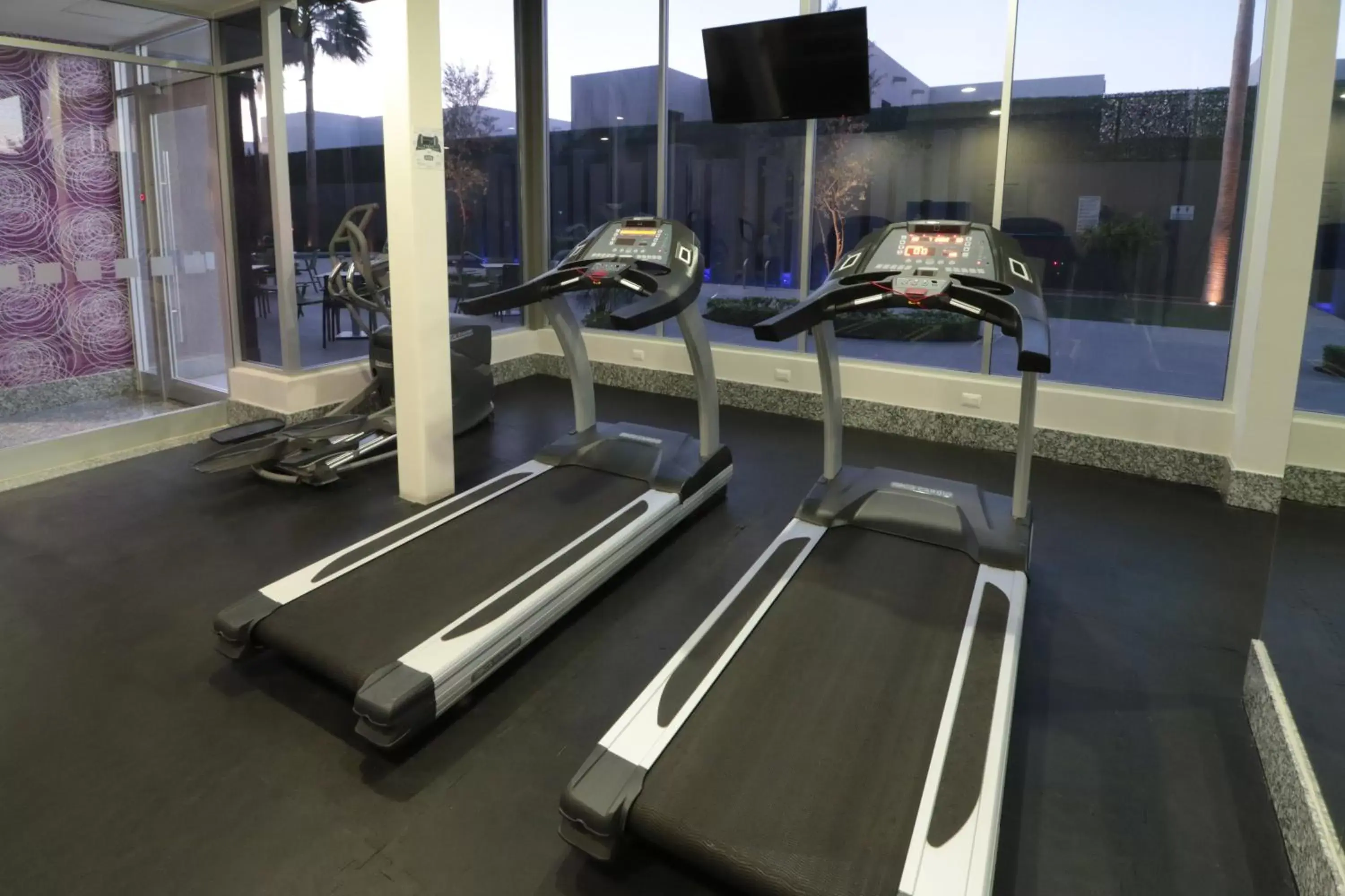Fitness centre/facilities in Holiday Inn Express Hotel & Suites Hermosillo by IHG Fitness centre/facilities in Holiday Inn Express Hotel & Suites Hermosillo by IHG