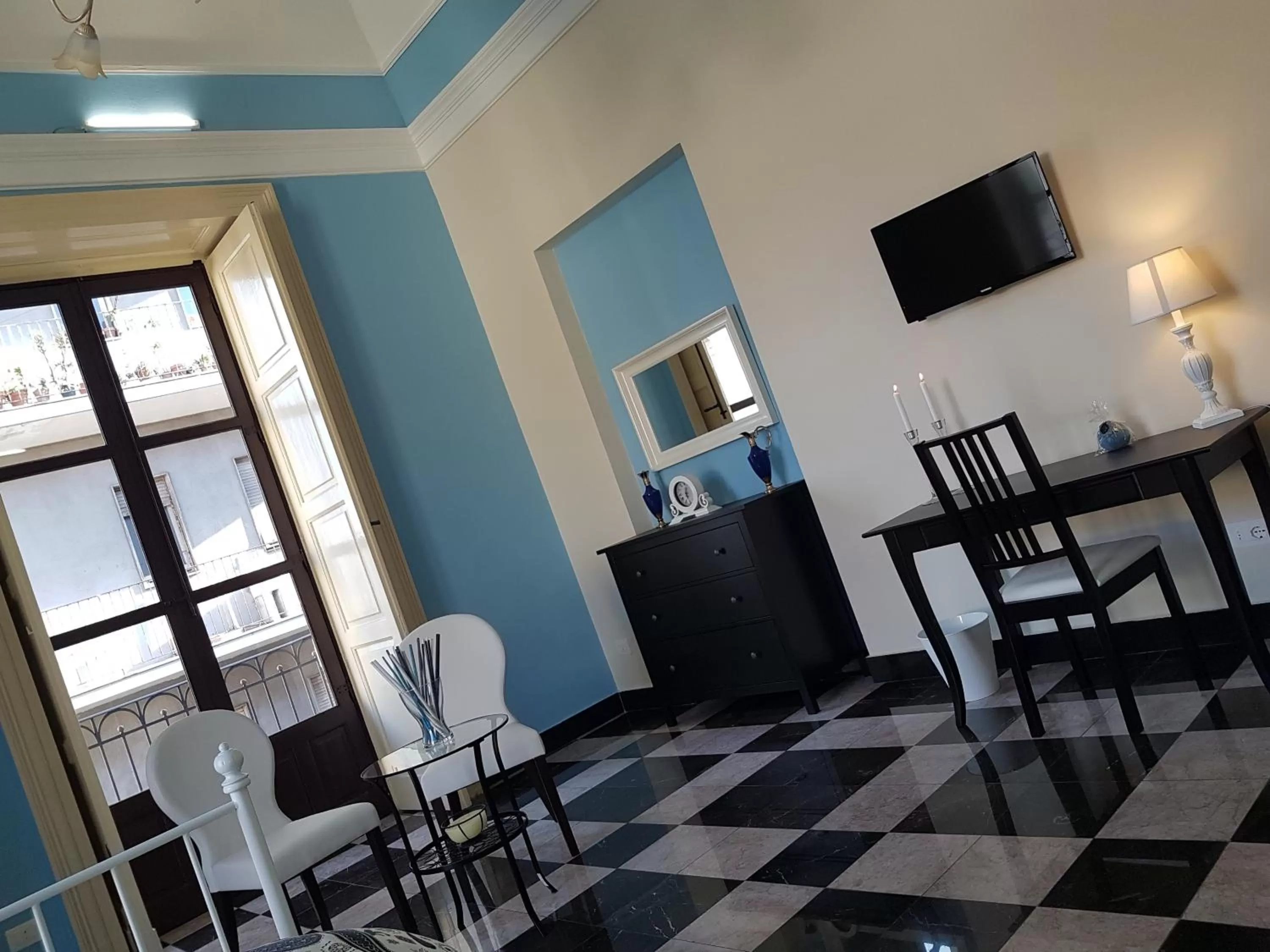 Photo of the whole room in Central Suites Catania