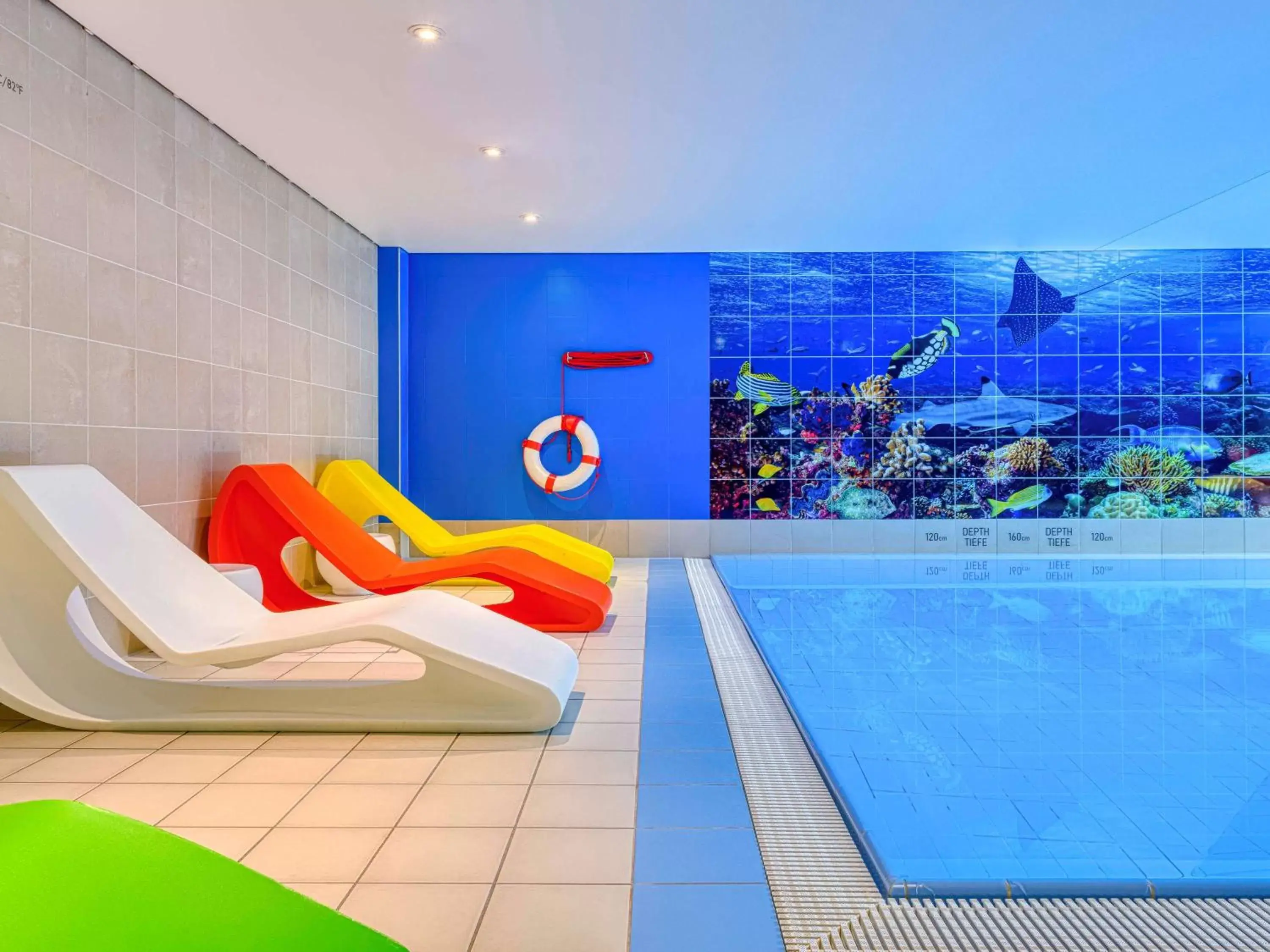 On site, Swimming Pool in Novotel Zurich City West