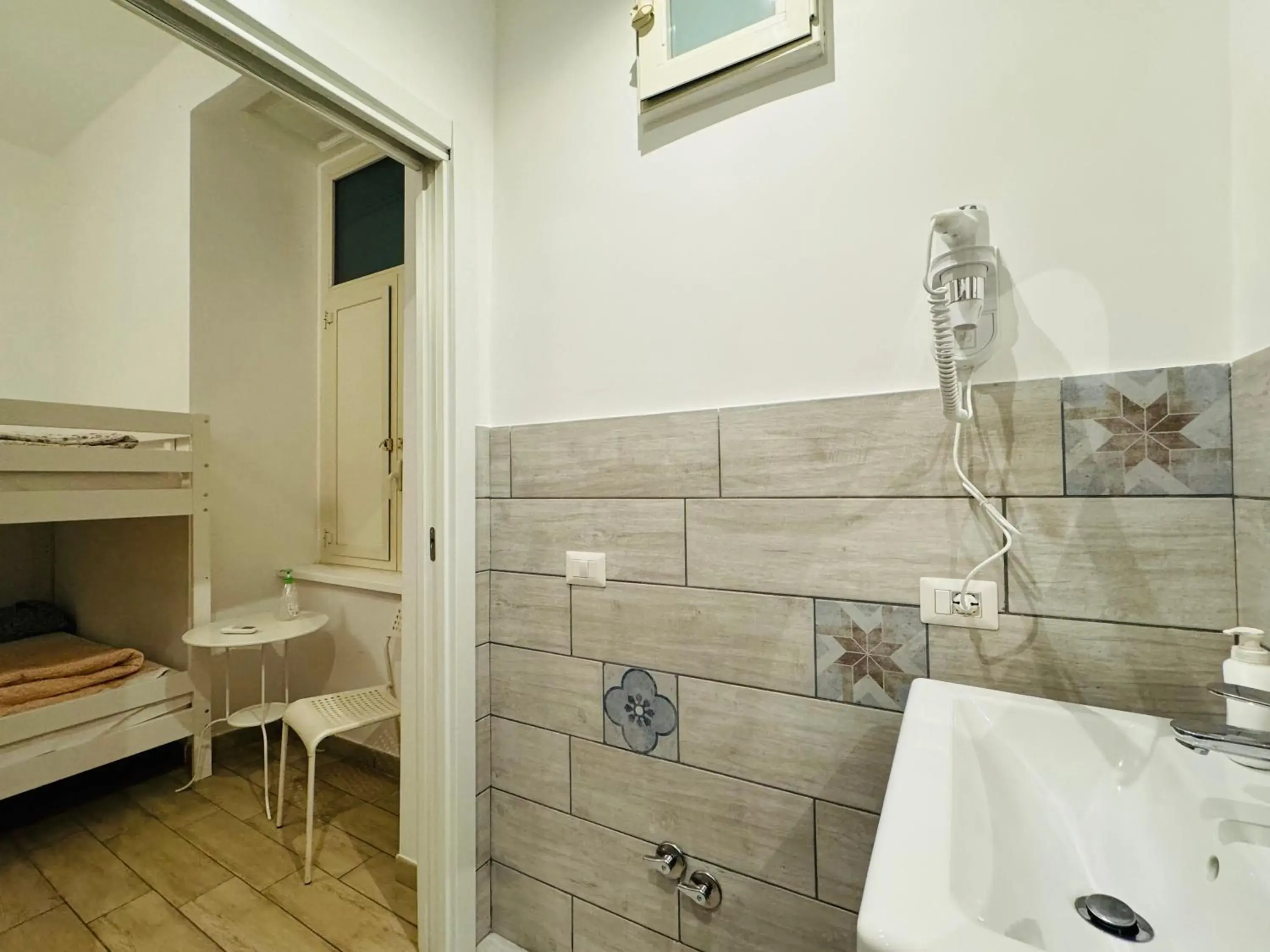 Bathroom in Hostel Mancini Naples