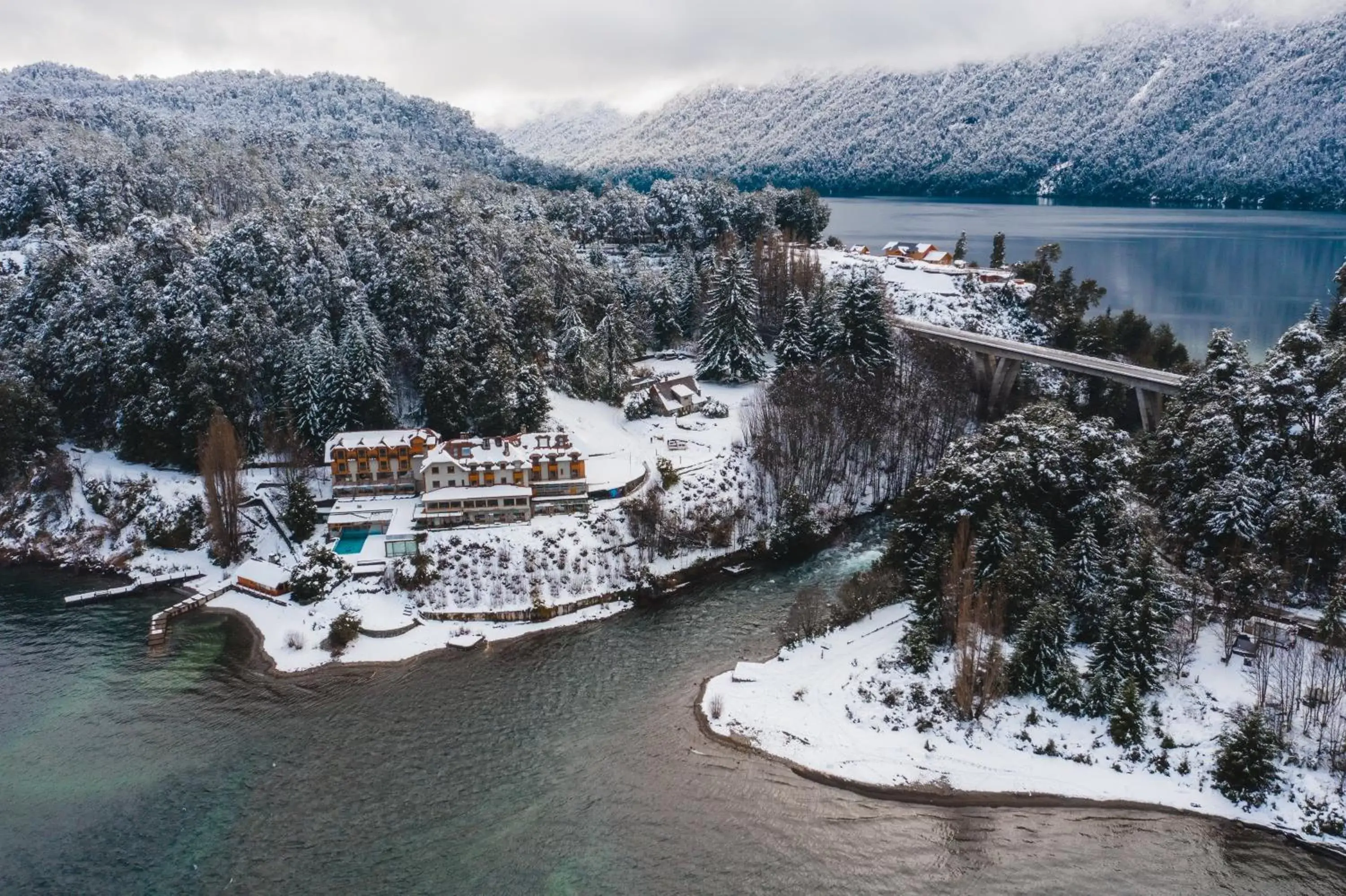 Property building, Bird's-eye View in Correntoso Lake & River Hotel