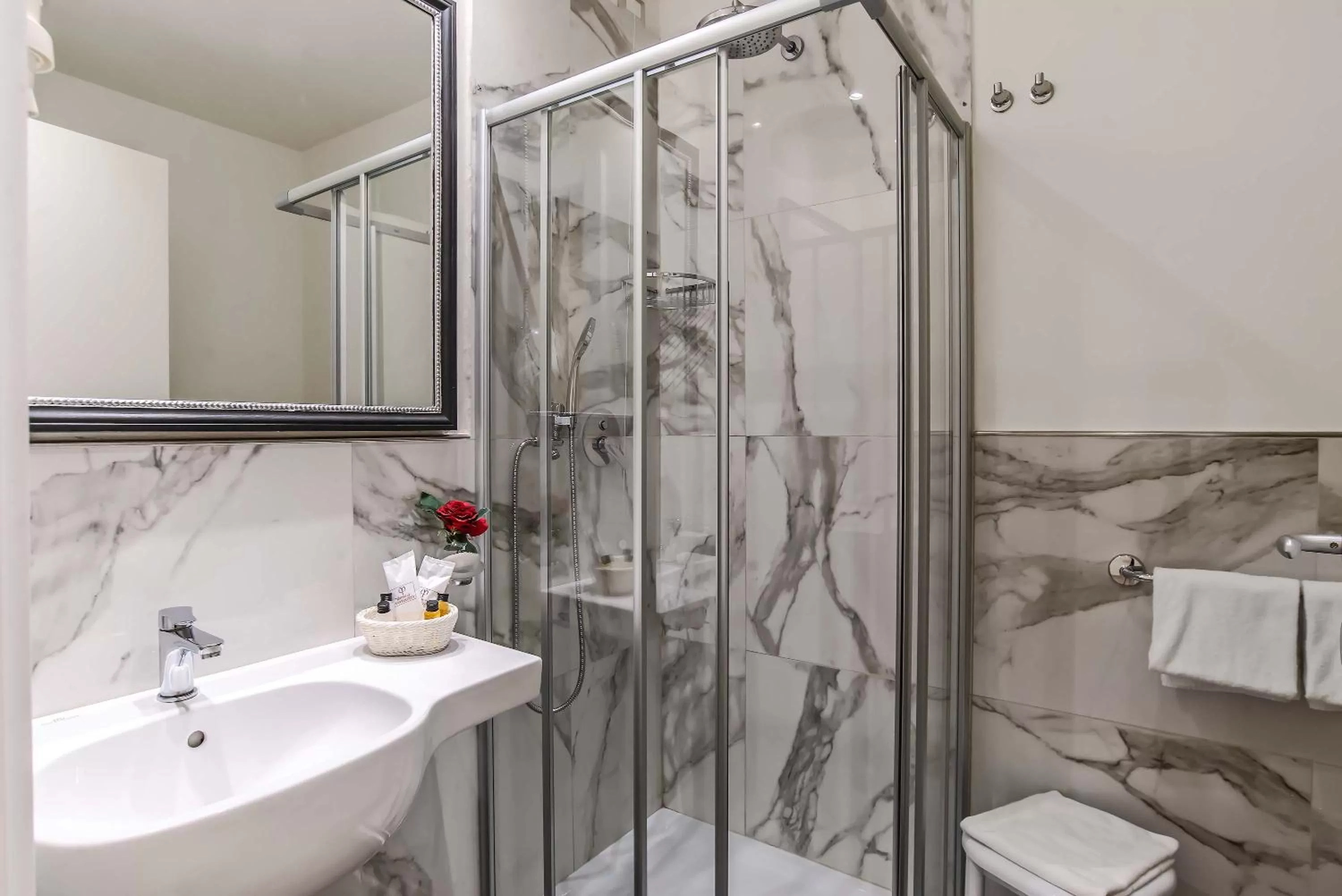 Bathroom in Hotel Accademia