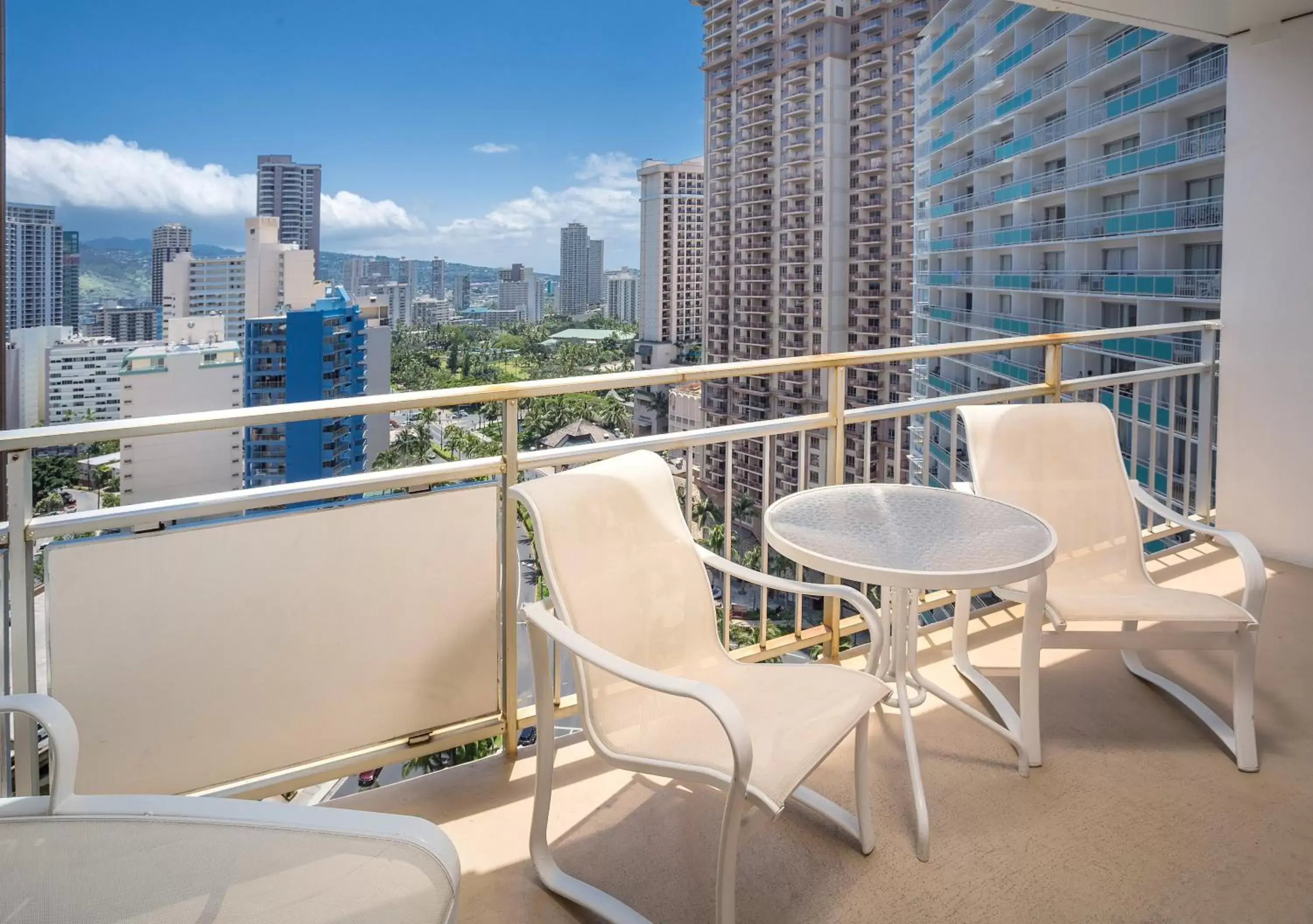 Property building, Balcony/Terrace in Waikiki Marina Resort at the Ilikai