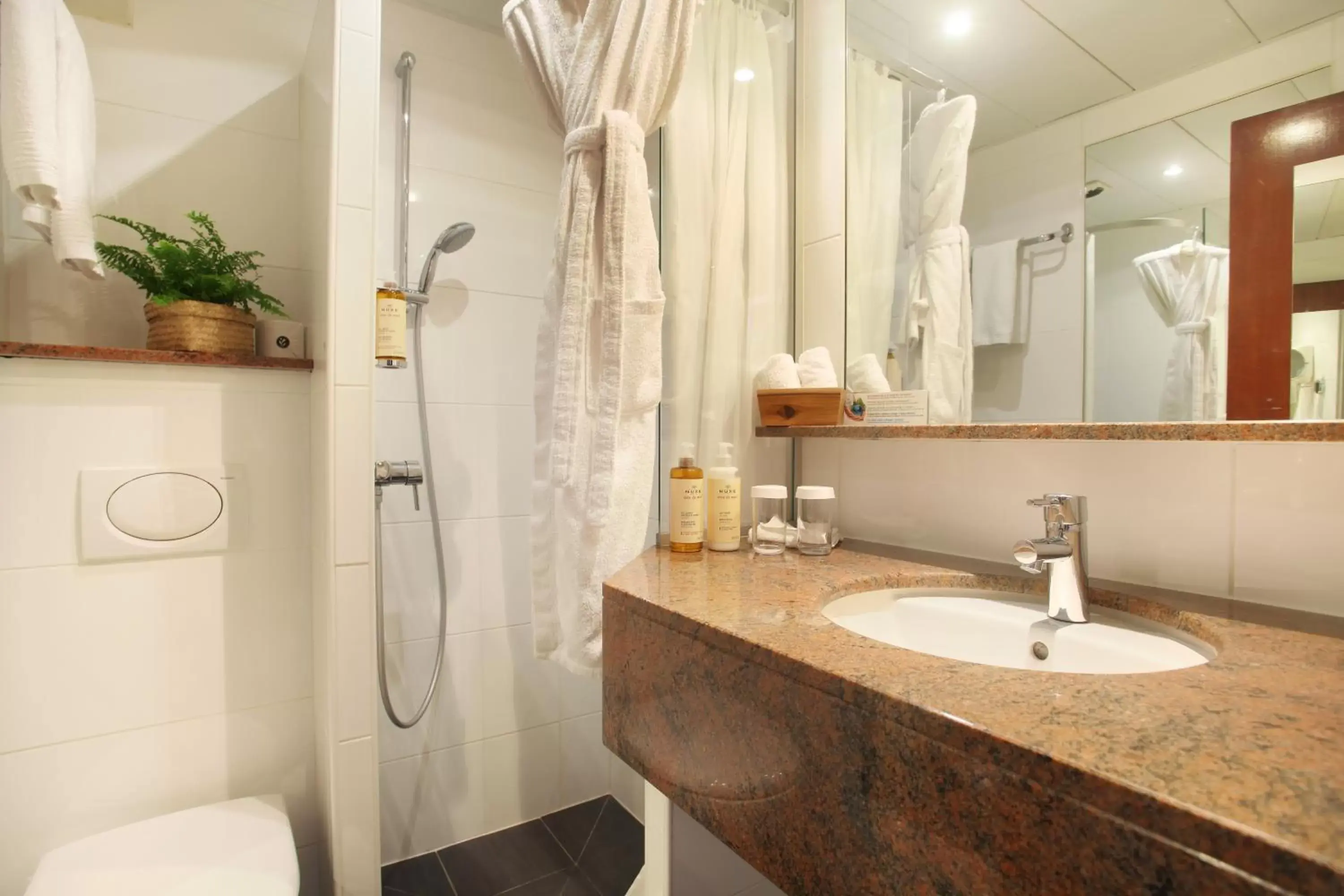 Shower, Bathroom in Hotel Trianon Rive Gauche