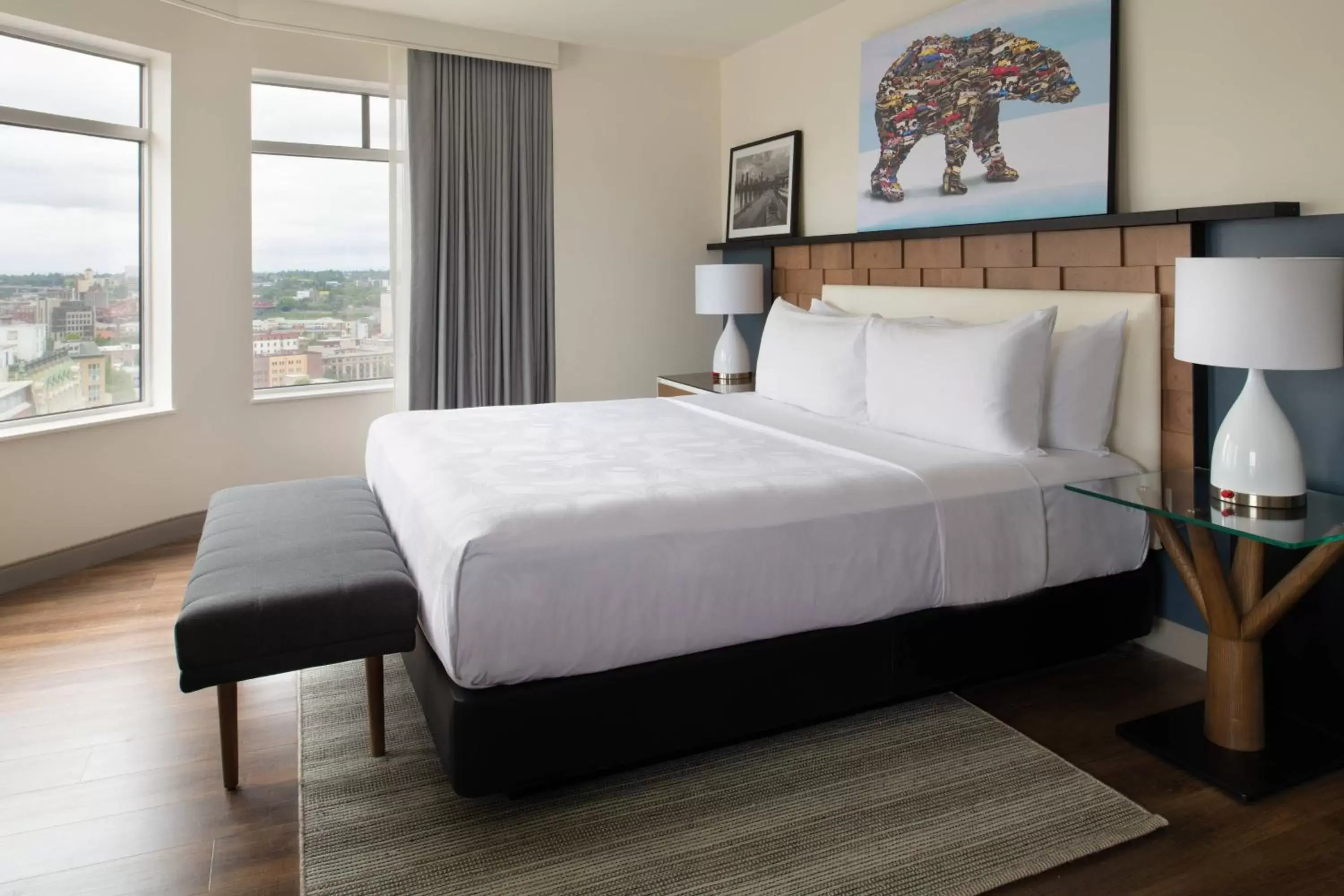 Photo of the whole room, Bed in The Bidwell Marriott Portland