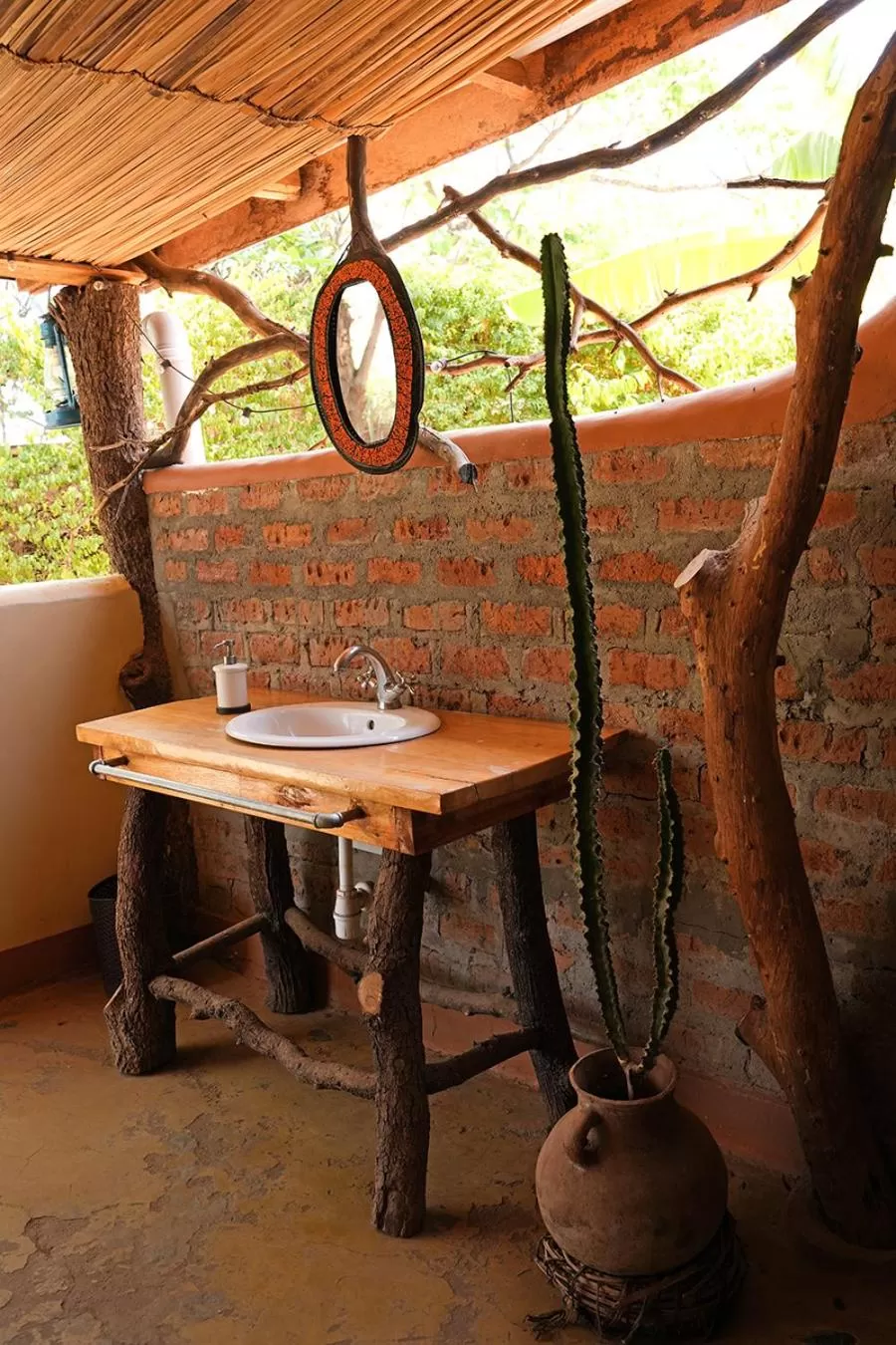 Restaurant/places to eat in Kara-Tunga Safari Camp