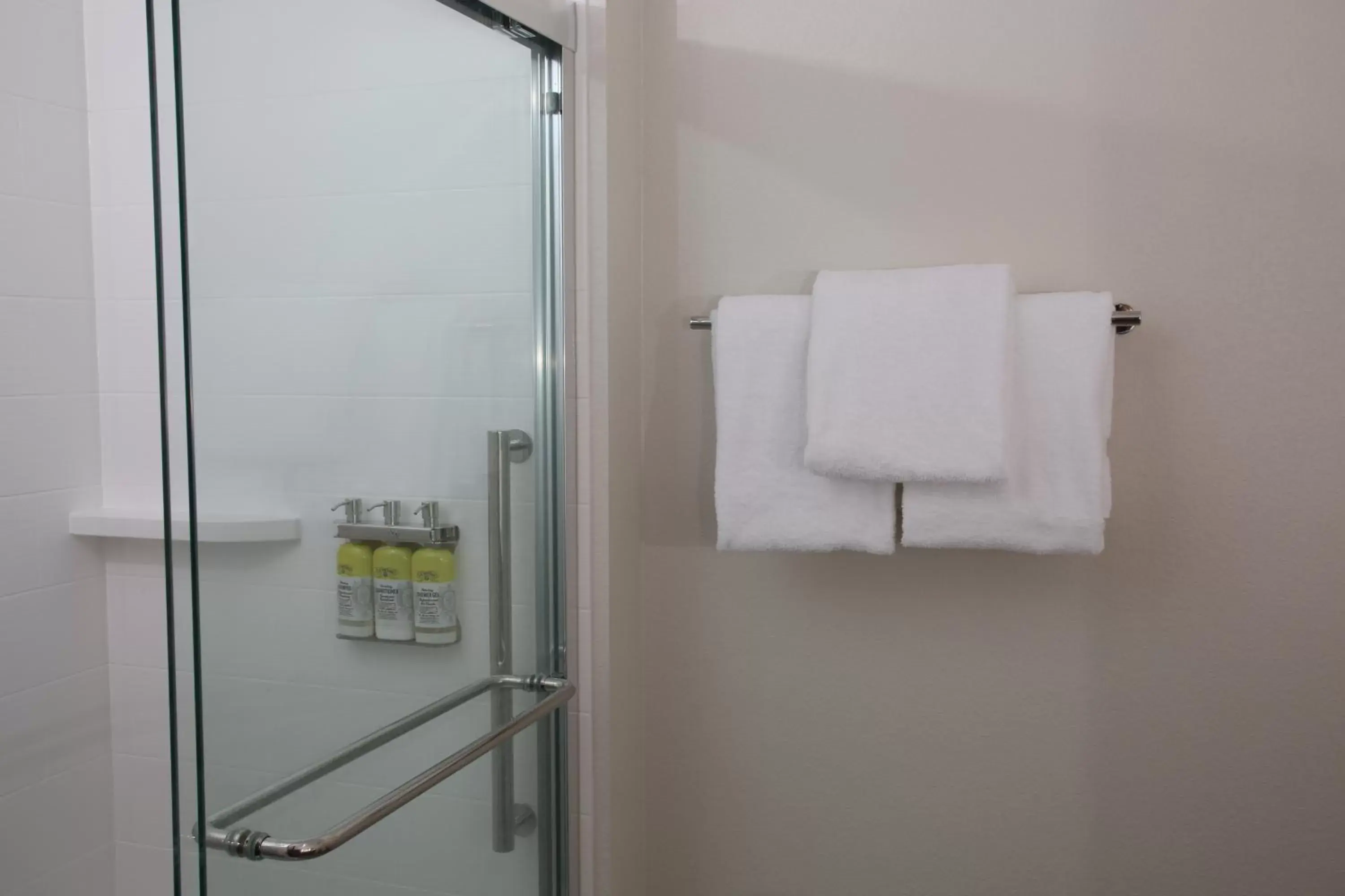 Shower, Bathroom in Holiday Inn Express - McCook, an IHG Hotel