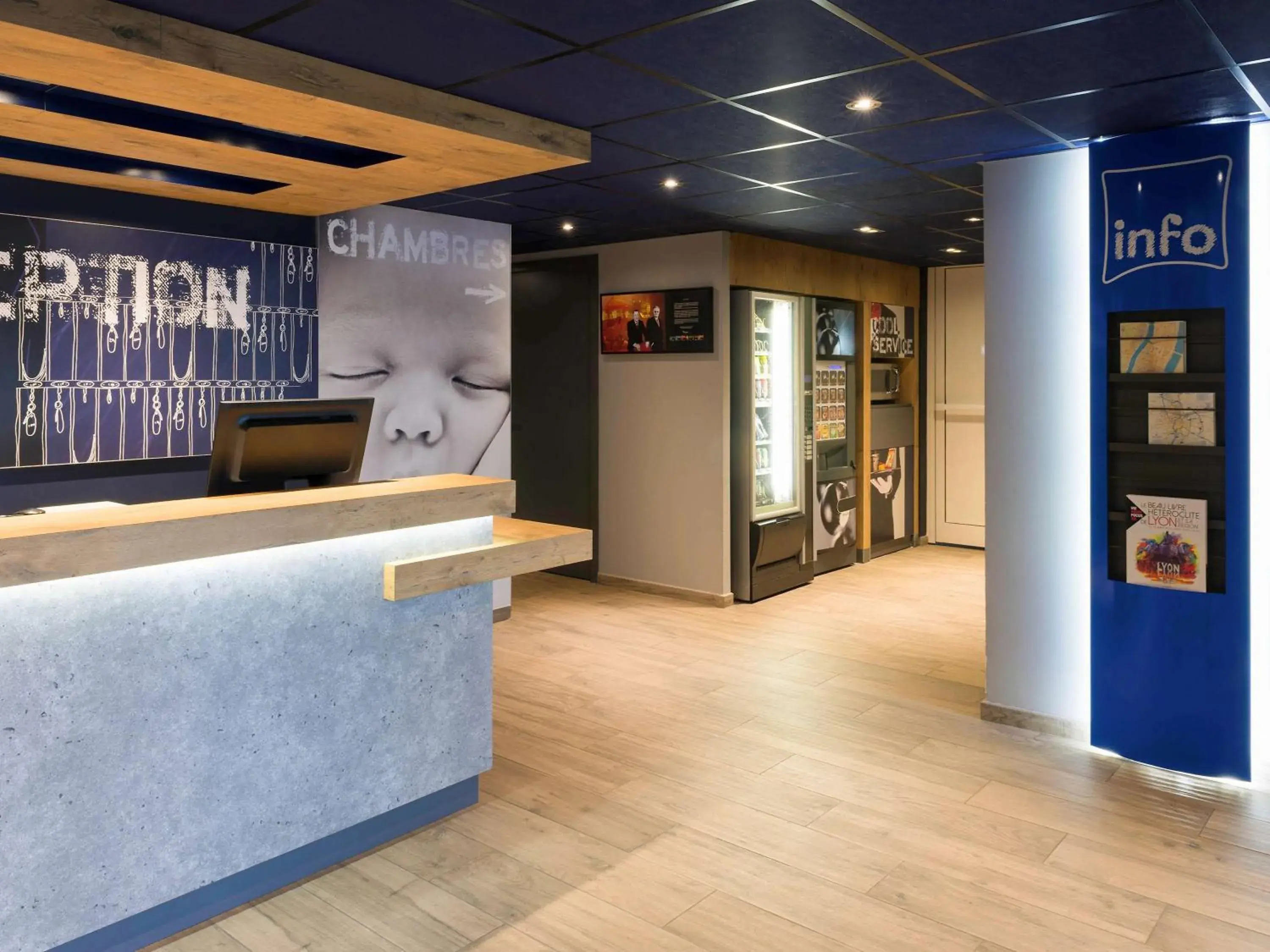 Property building, Lobby/Reception in ibis budget Lyon Confluence