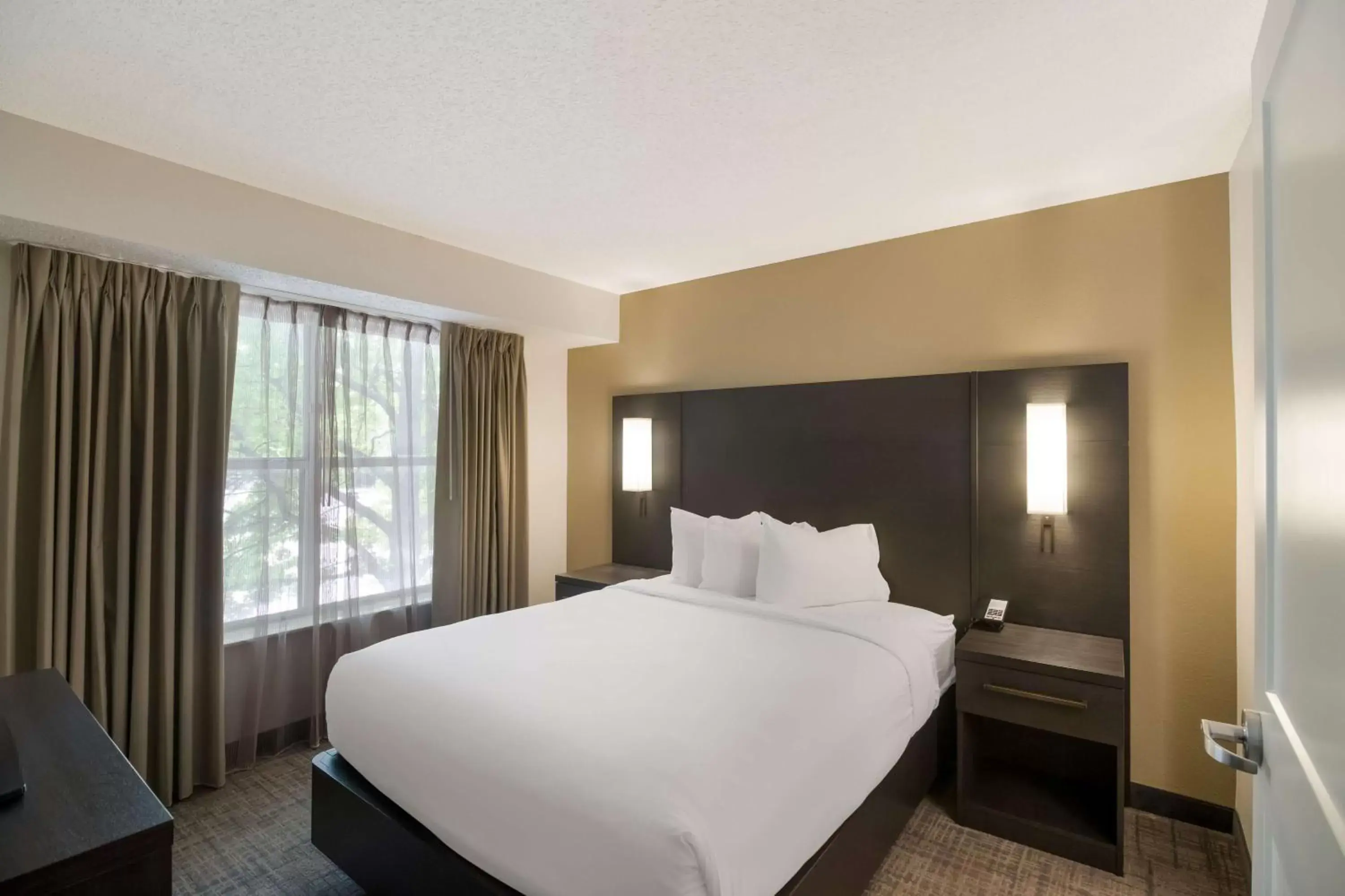 Photo of the whole room, Bed in Sonesta ES Suites Dallas Richardson