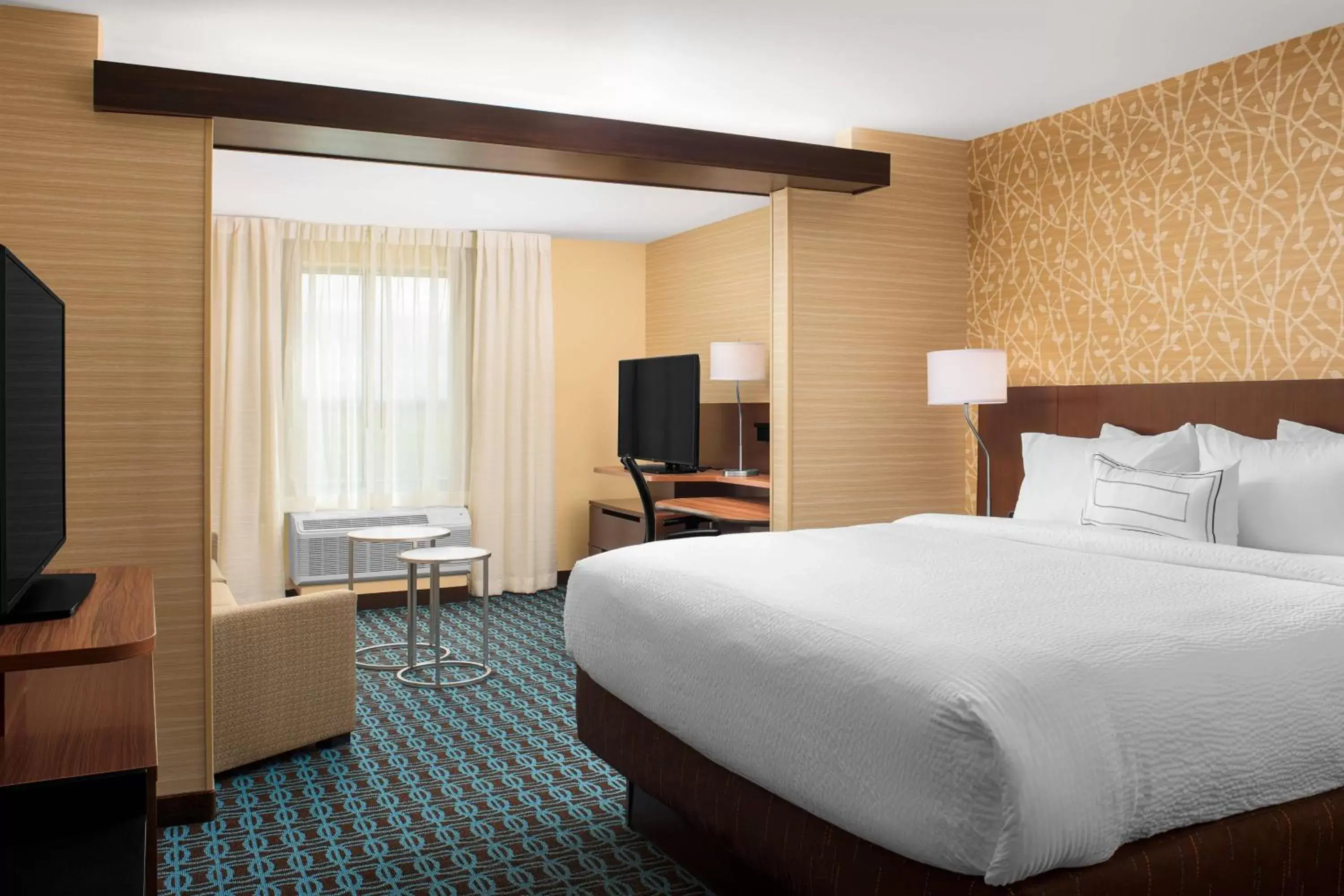 Photo of the whole room, Bed in Fairfield Inn & Suites by Marriott Memphis Marion, AR