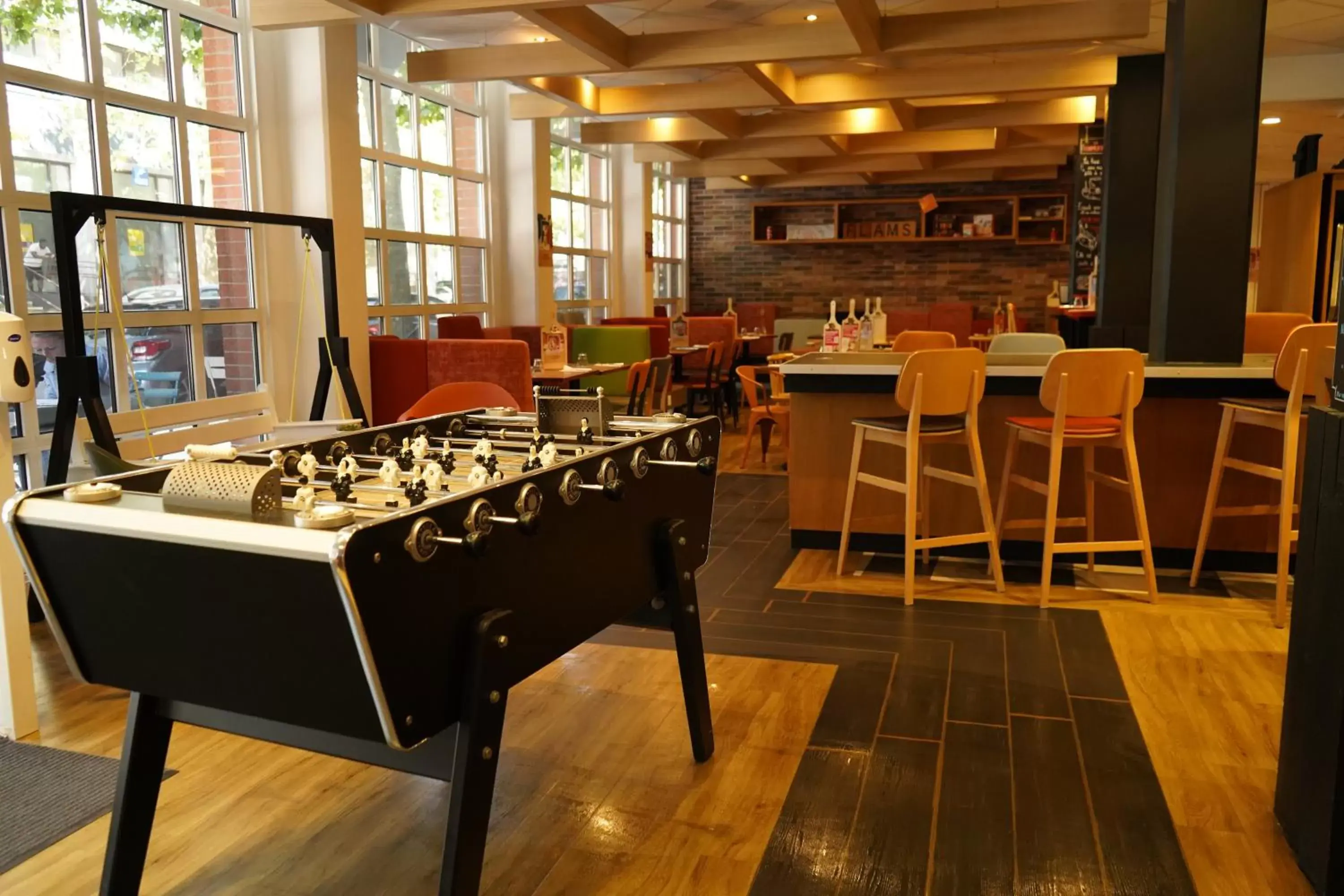 Restaurant/Places to Eat in ibis Lille Roubaix Centre Grand-Place