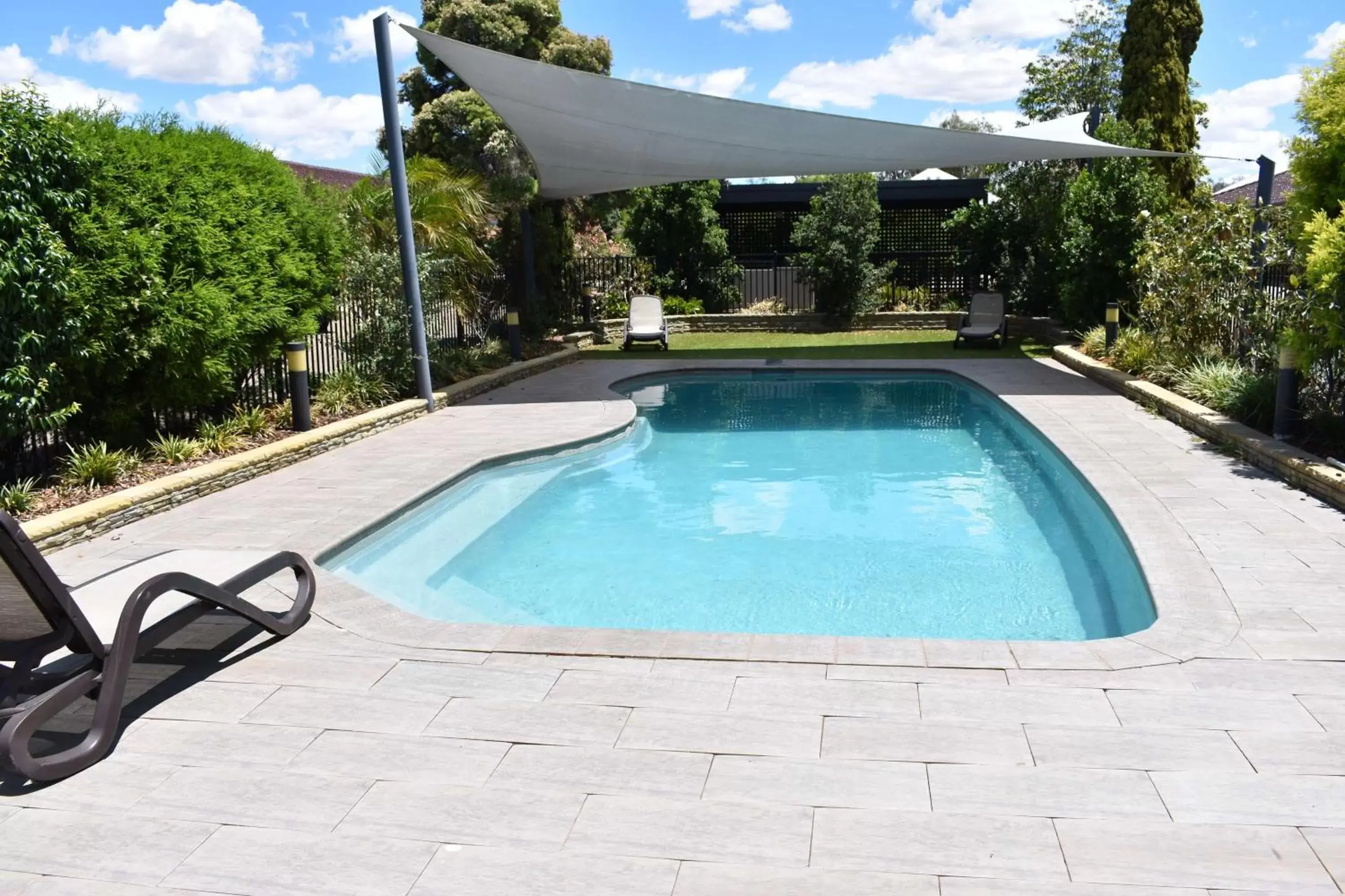 Swimming Pool in Best Western Plus All Settlers Motor Inn