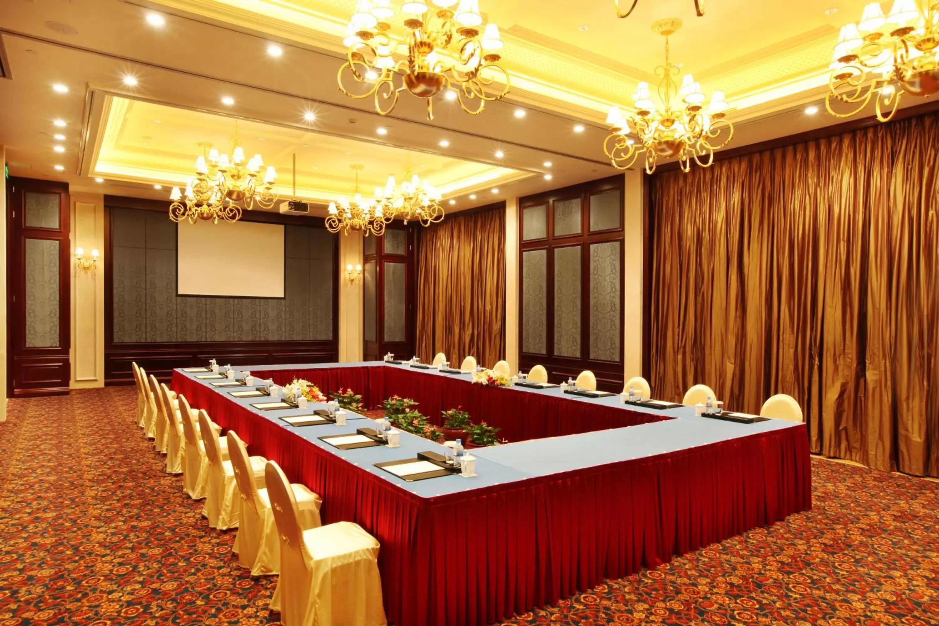 Business facilities in Grand Central Hotel Shanghai