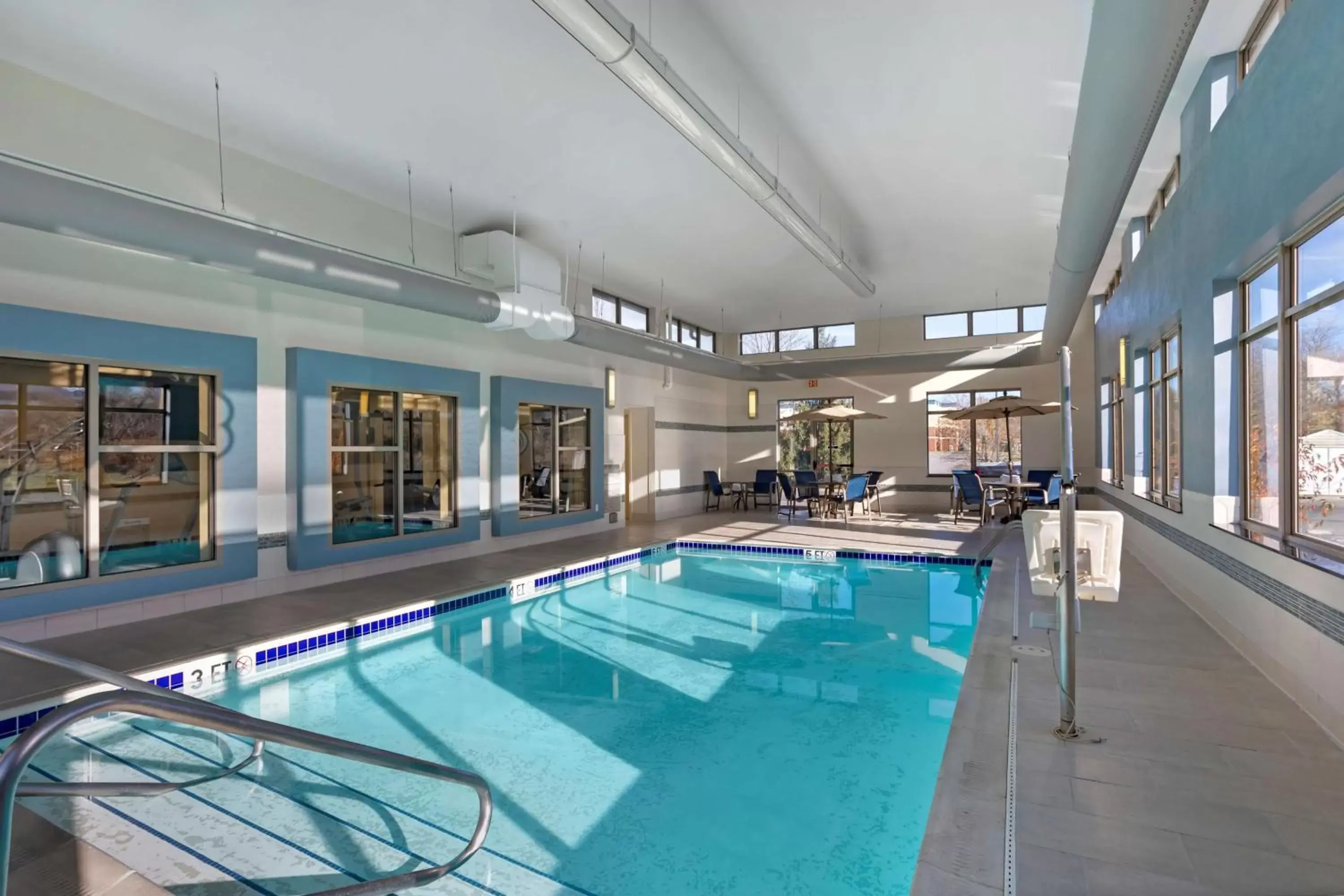 Pool view, Swimming Pool in Best Western PLUS University Park Inn & Suites