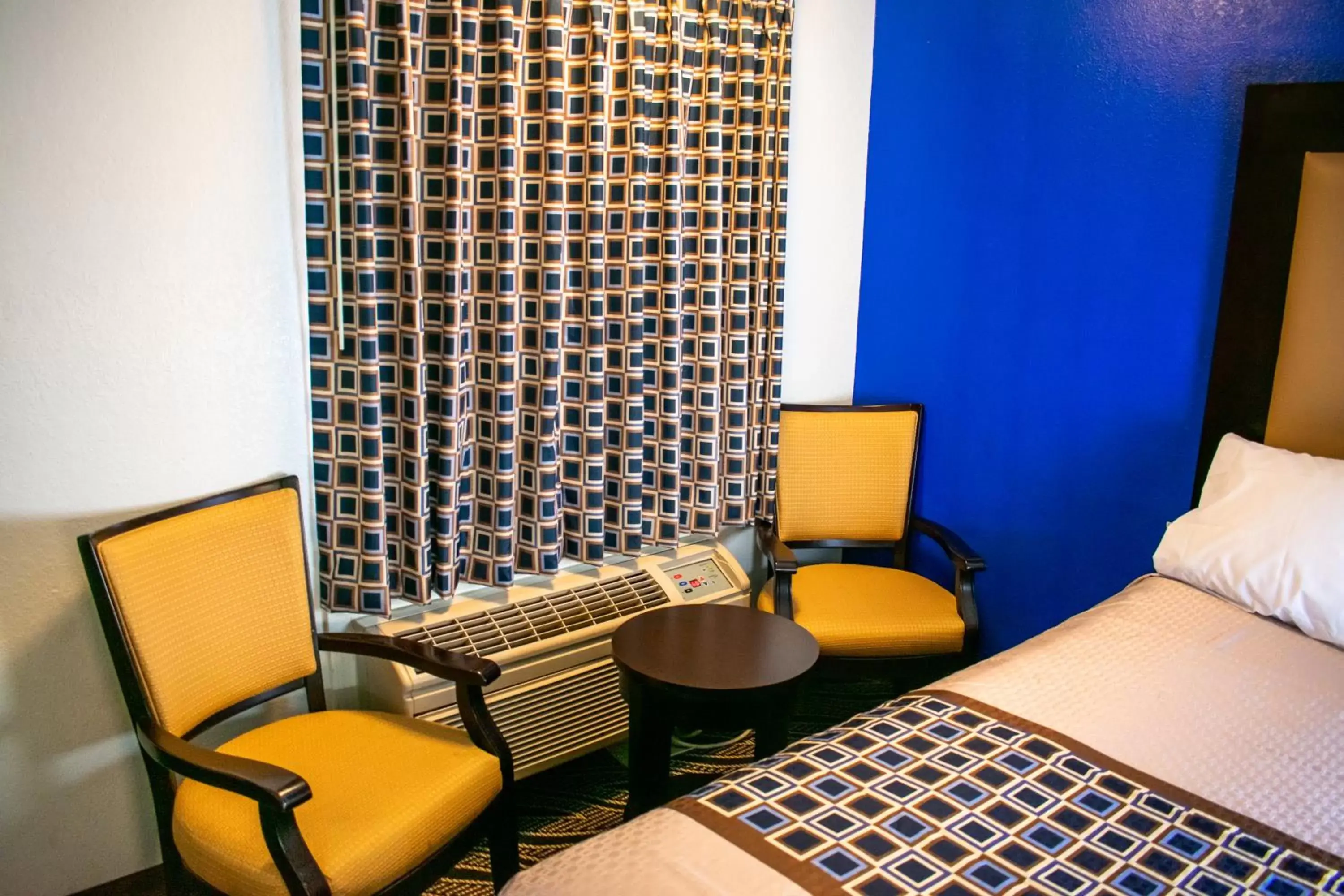 Seating Area in Blue Jay Inn & Suites