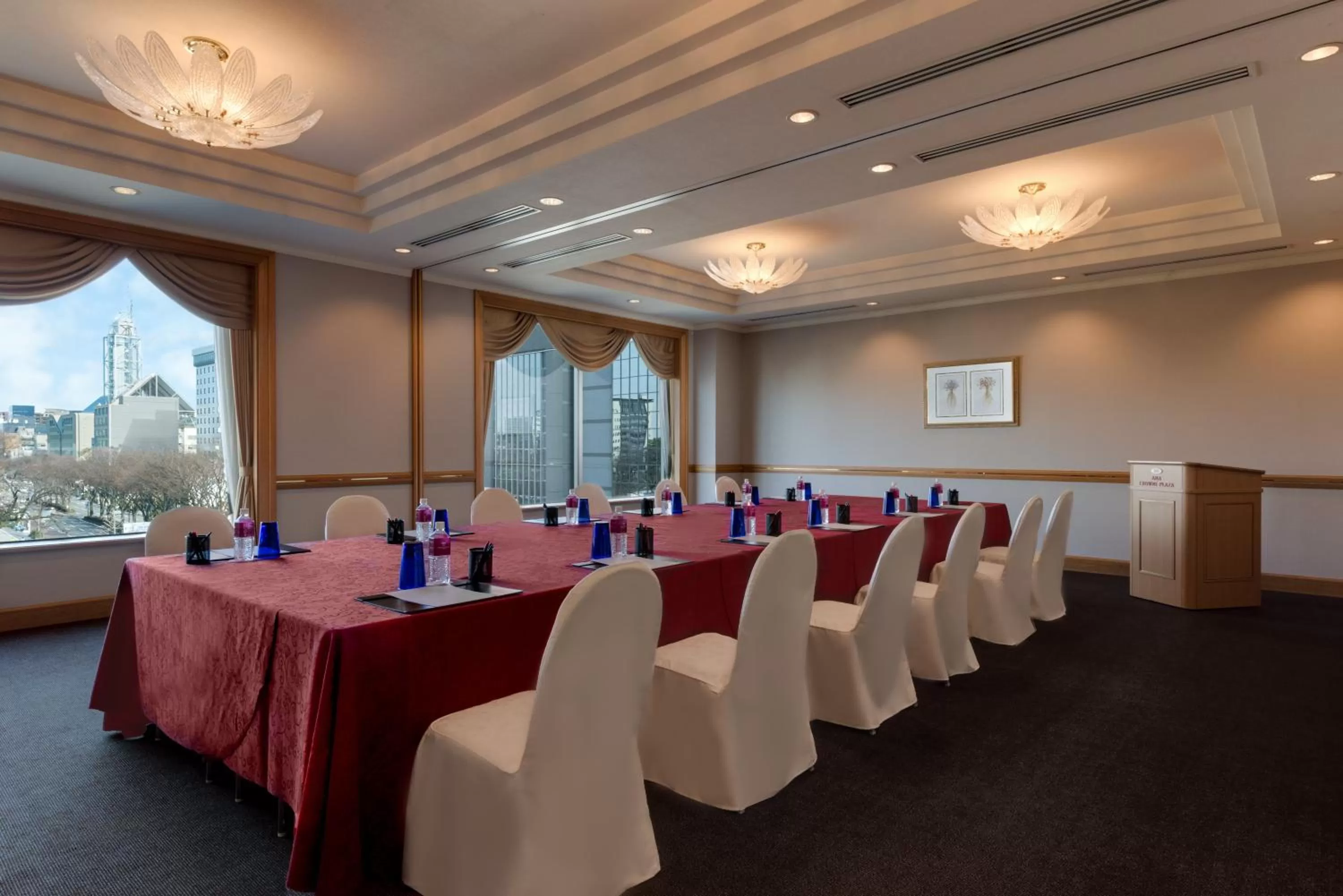 Meeting/conference room in ANA Crowne Plaza Toyama by IHG