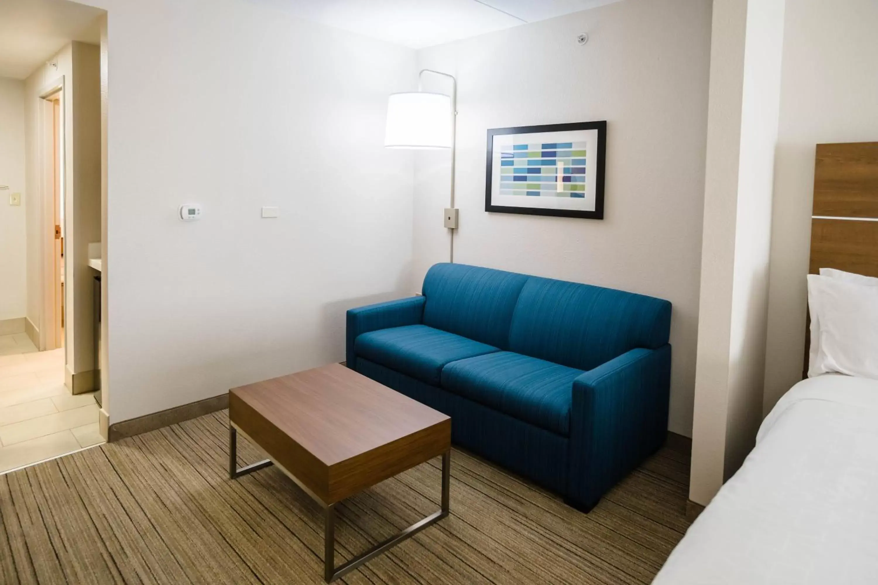 Photo of the whole room, Seating Area in Holiday Inn Express & Suites Knoxville-Farragut, an IHG Hotel