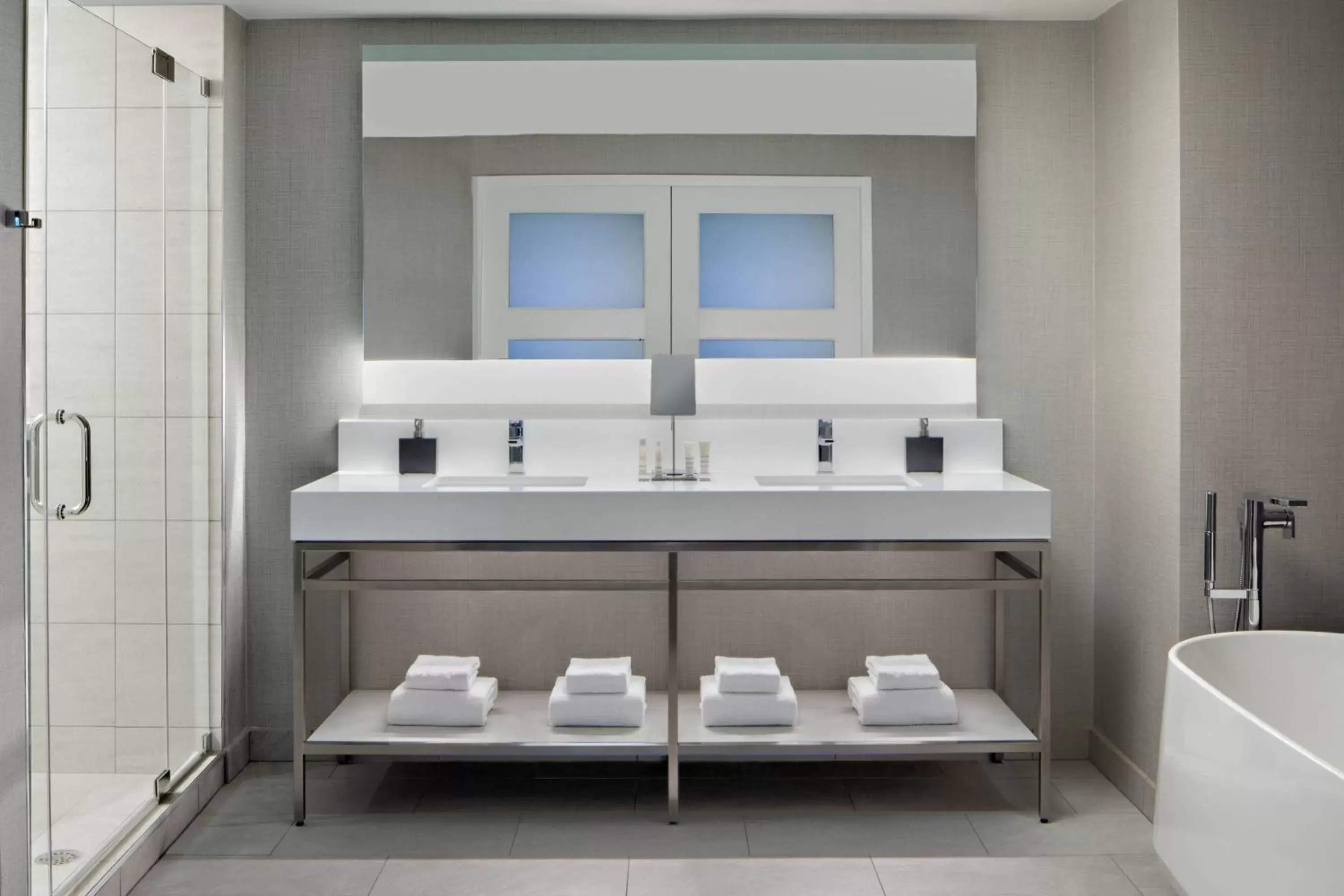 Bathroom in New York Marriott Marquis